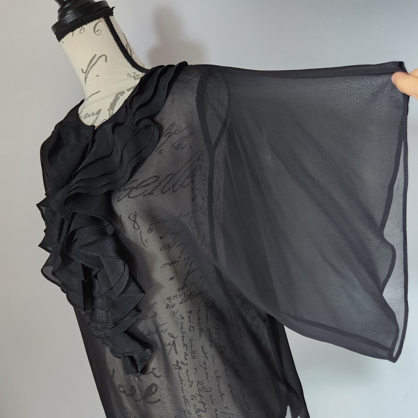 EUC Ted Baker 100% Silk Sheer Chiffon Ruffle Blouse 3/4 Kimono Sleeve Black Sz.2 - Thumbnail 3