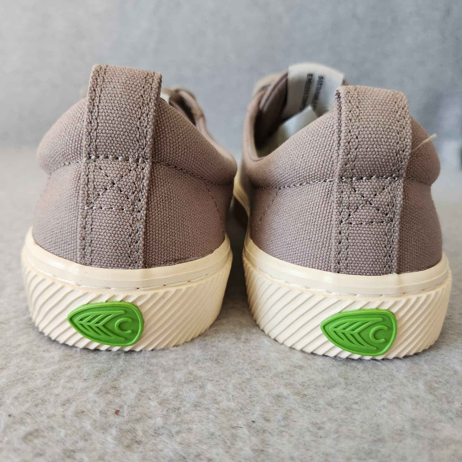 EUC Cariuma OCA Low Mystic Grey Canvas Sneakers Cork Insert Unisex US M8.5 W10 - Thumbnail 11