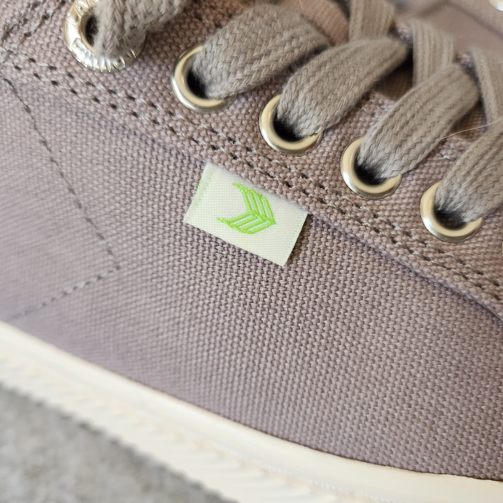 EUC Cariuma OCA Low Mystic Grey Canvas Sneakers Cork Insert Unisex US M8.5 W10 - Thumbnail 13