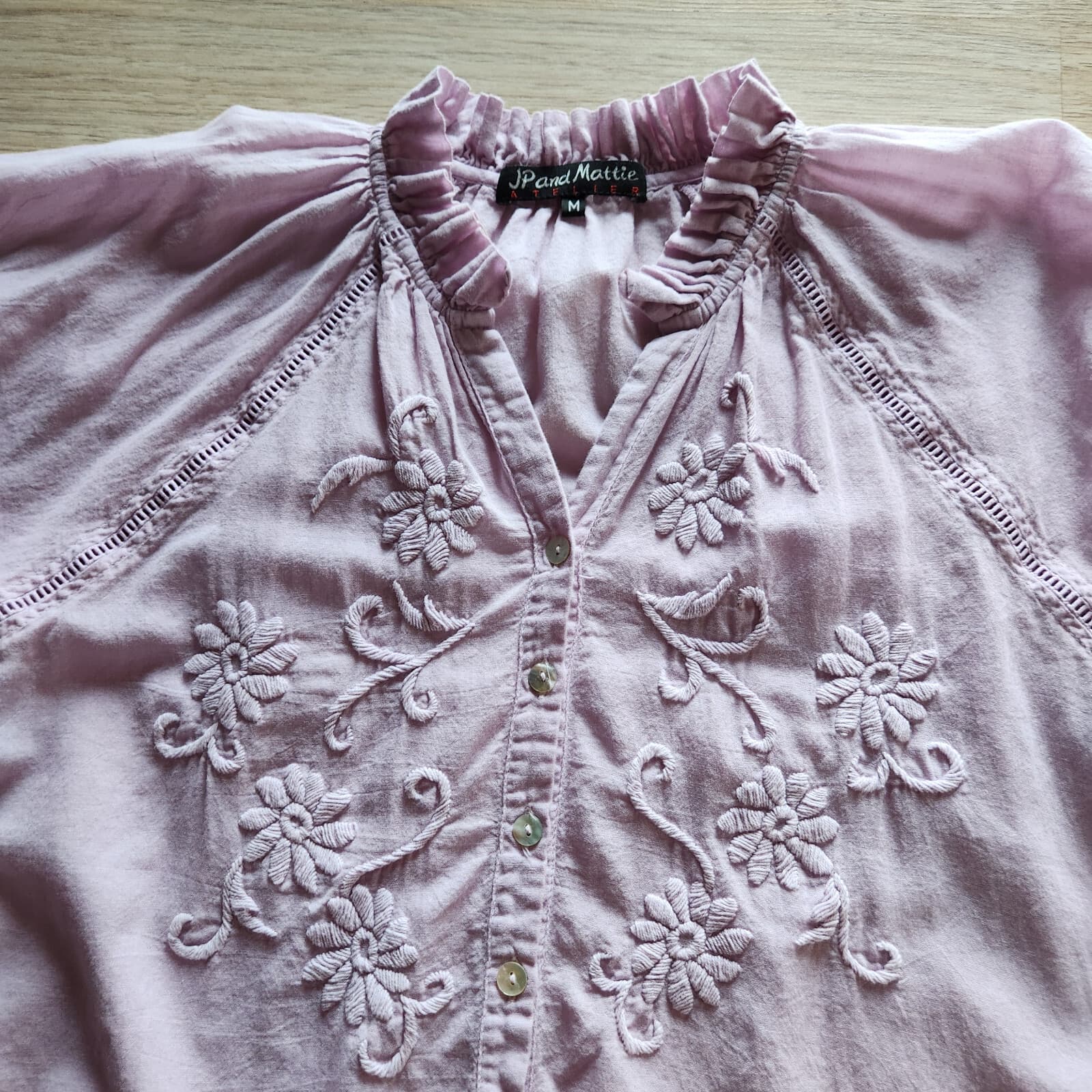JP and Mattie Embroidered Pearl Button Front Blouse Ruffle V-Neck Purple Sz.M - Thumbnail 6