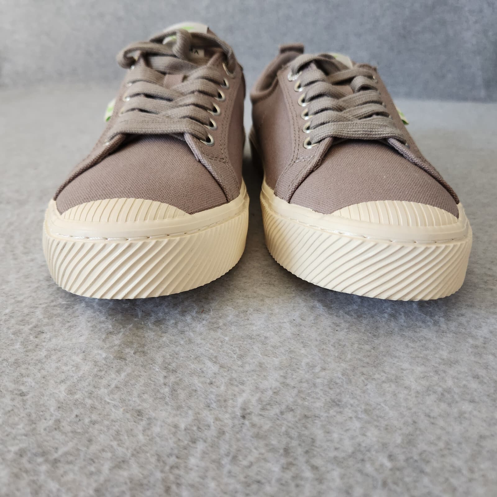 EUC Cariuma OCA Low Mystic Grey Canvas Sneakers Cork Insert Unisex US M8.5 W10 - Thumbnail 12