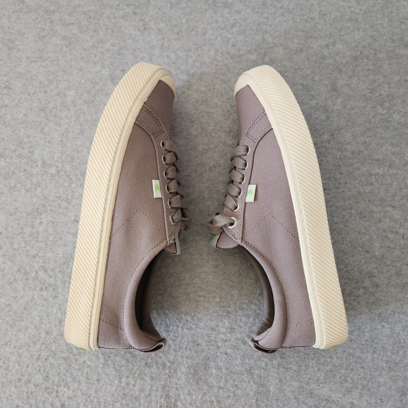 EUC Cariuma OCA Low Mystic Grey Canvas Sneakers Cork Insert Unisex US M8.5 W10 - Thumbnail 8