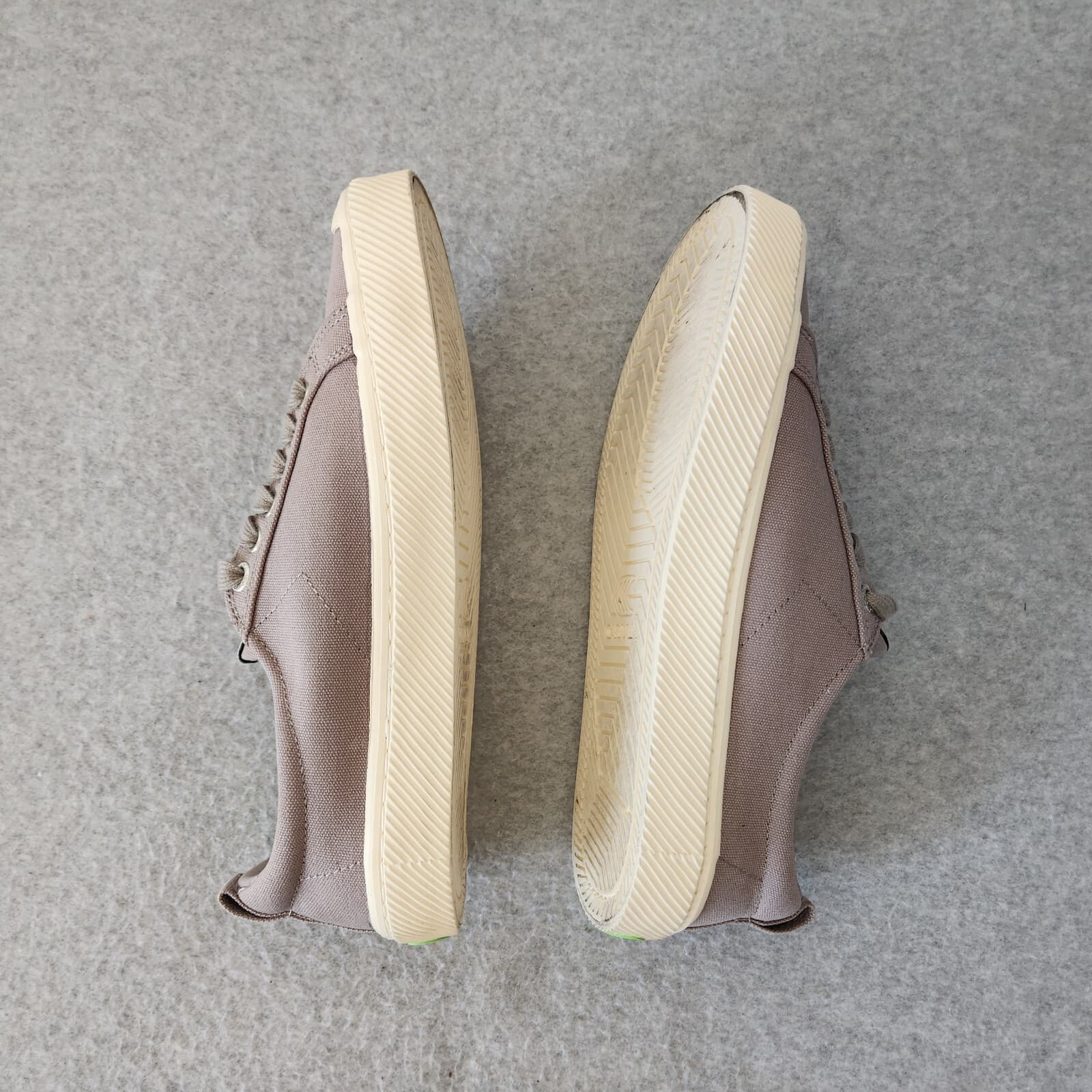 EUC Cariuma OCA Low Mystic Grey Canvas Sneakers Cork Insert Unisex US M8.5 W10 - Thumbnail 9