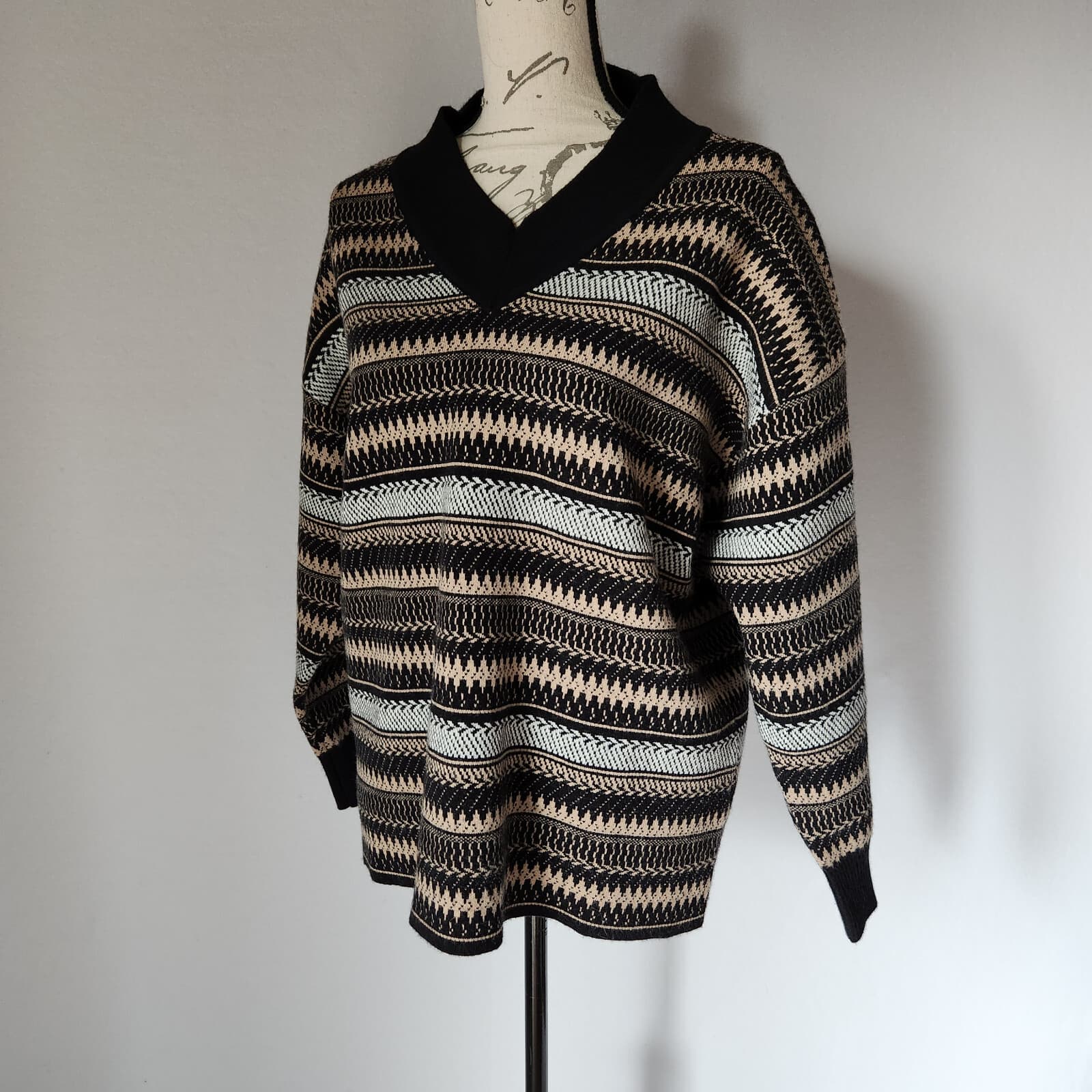 Dazy Chevron Stripe V-Neck Sweater Pullover Drop Shoulder Multicolor Women Sz.M - Thumbnail 2