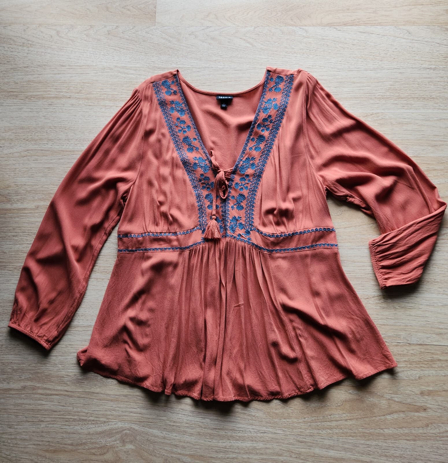 Torrid Babydoll Rayon Crepe Embroidered Tassel Boho Top Long Sleeve Rust Sz.2 - Thumbnail 9