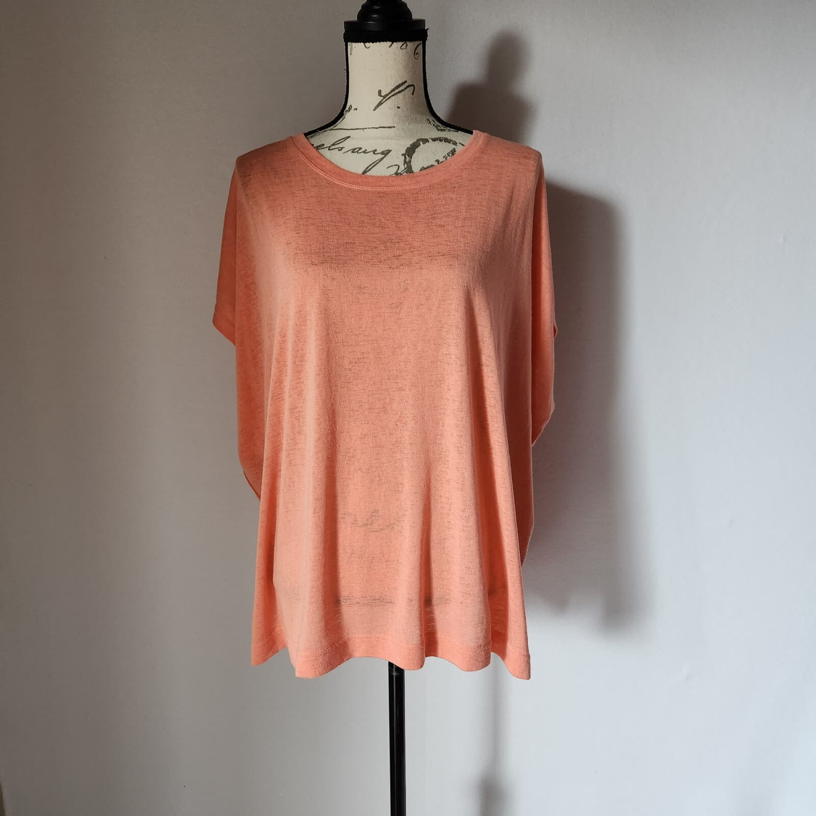 EUC Athleta Women's 1X Release Tee Activewear Drop Shoulder Modal Island Coral - Thumbnail 3