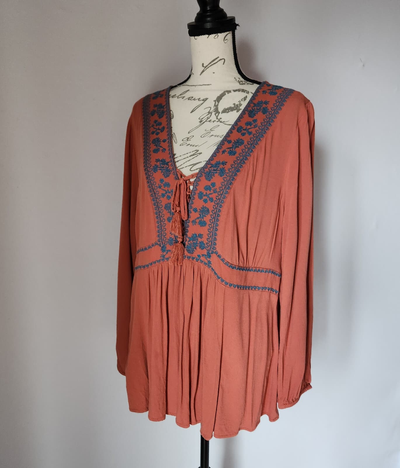 Torrid Babydoll Rayon Crepe Embroidered Tassel Boho Top Long Sleeve Rust Sz.2 - Thumbnail 4