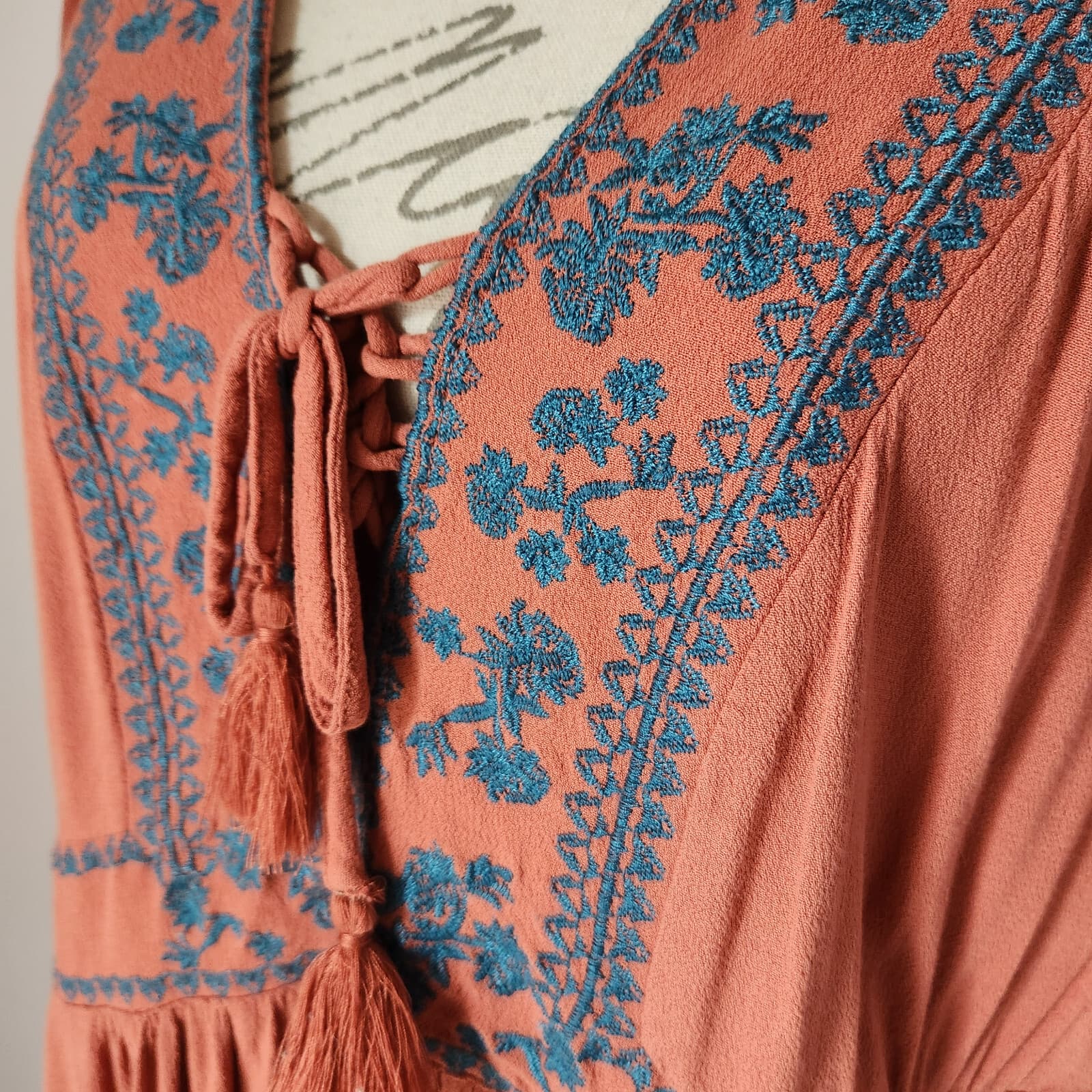 Torrid Babydoll Rayon Crepe Embroidered Tassel Boho Top Long Sleeve Rust Sz.2 - Thumbnail 5