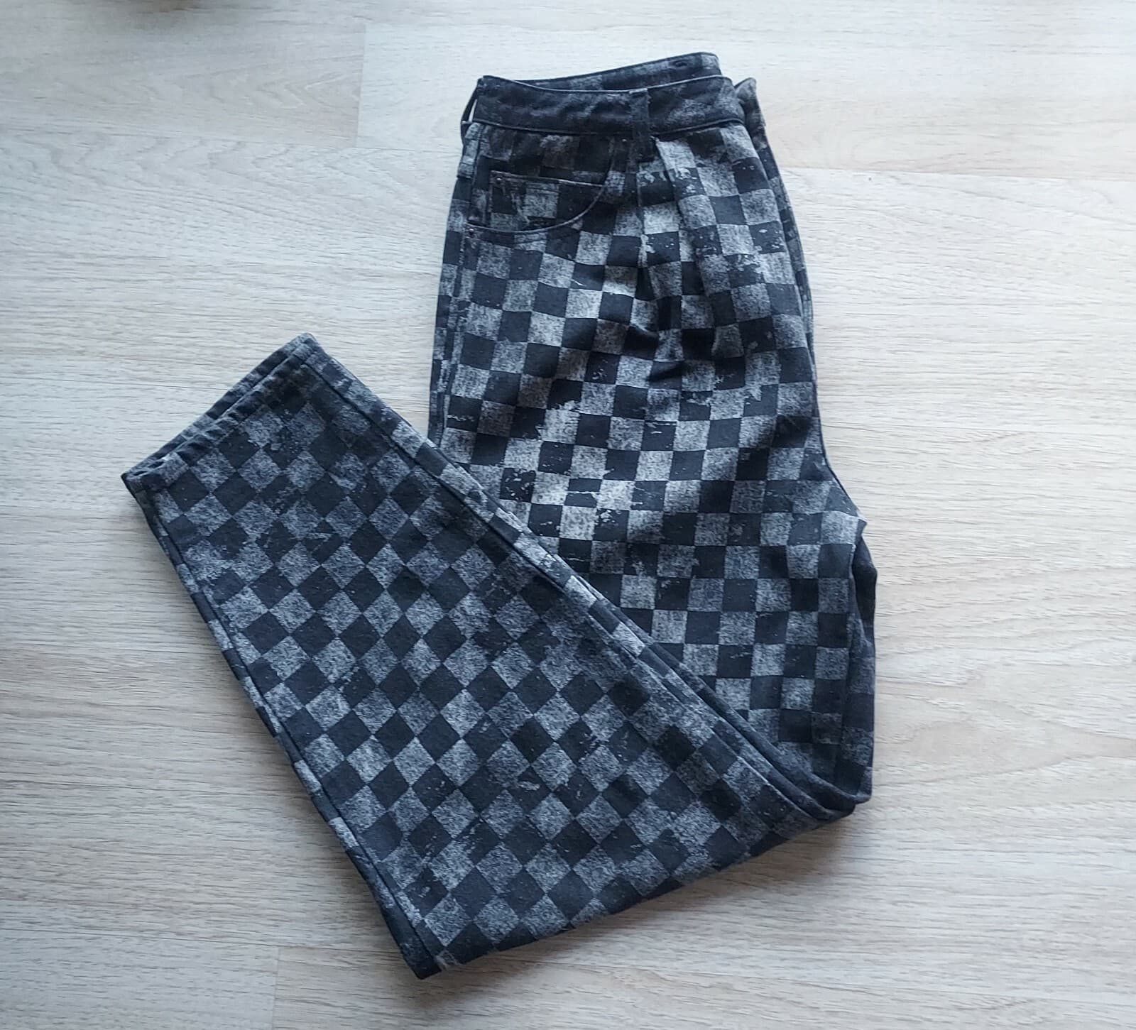 Marc Jacobs Checkboard High Rise Mom Jeans Front-Pleat Black Gray Women Sz.27 - Thumbnail 3