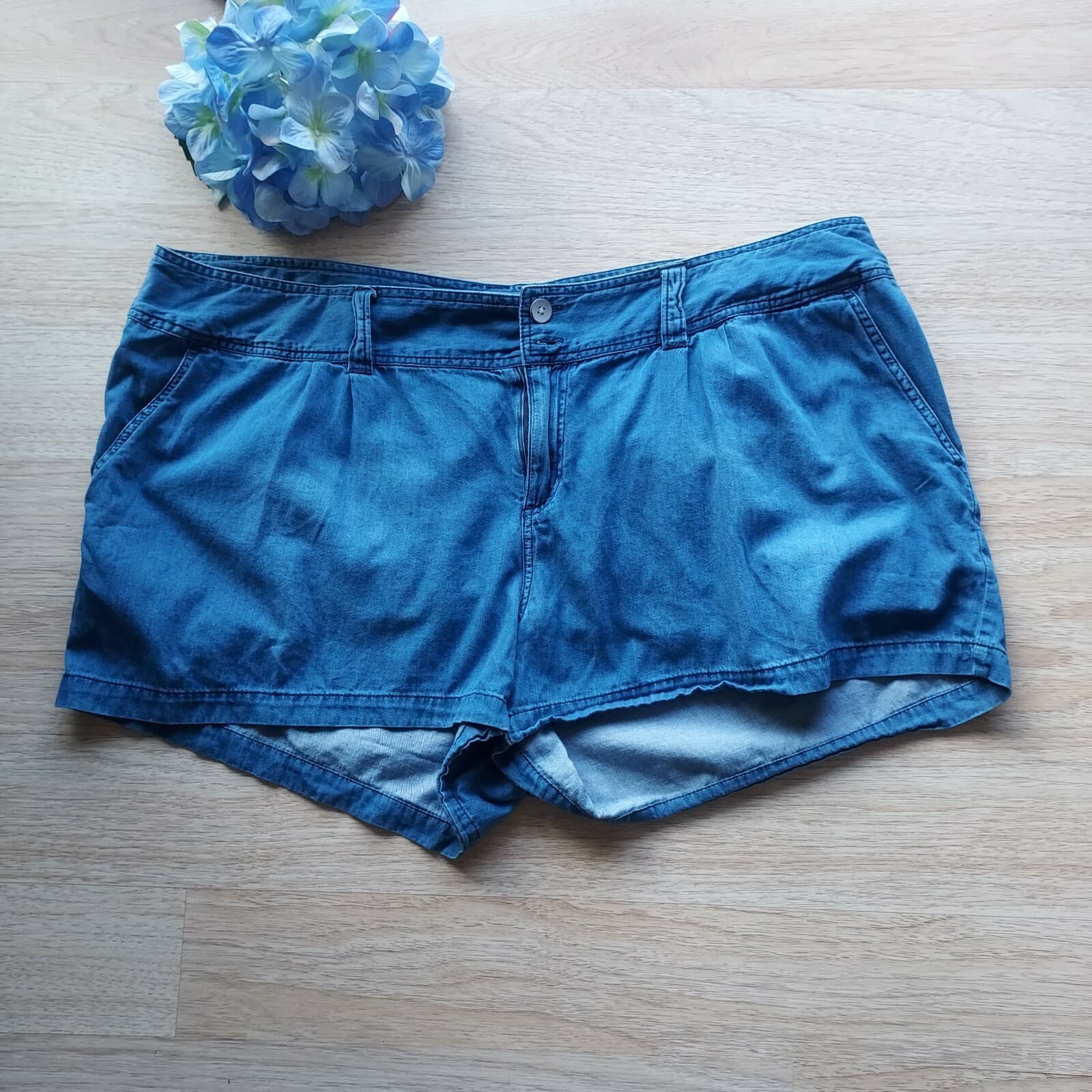 Torrid Chambray 3" Shorts Zip Pocket Blue 100% Cotton Women Plus Size 20