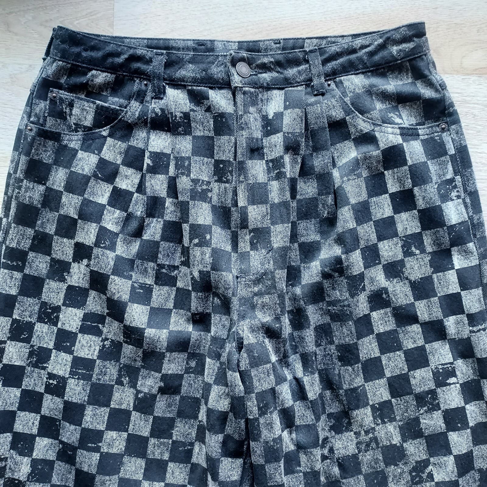Marc Jacobs Checkboard High Rise Mom Jeans Front-Pleat Black Gray Women Sz.27 - Thumbnail 2