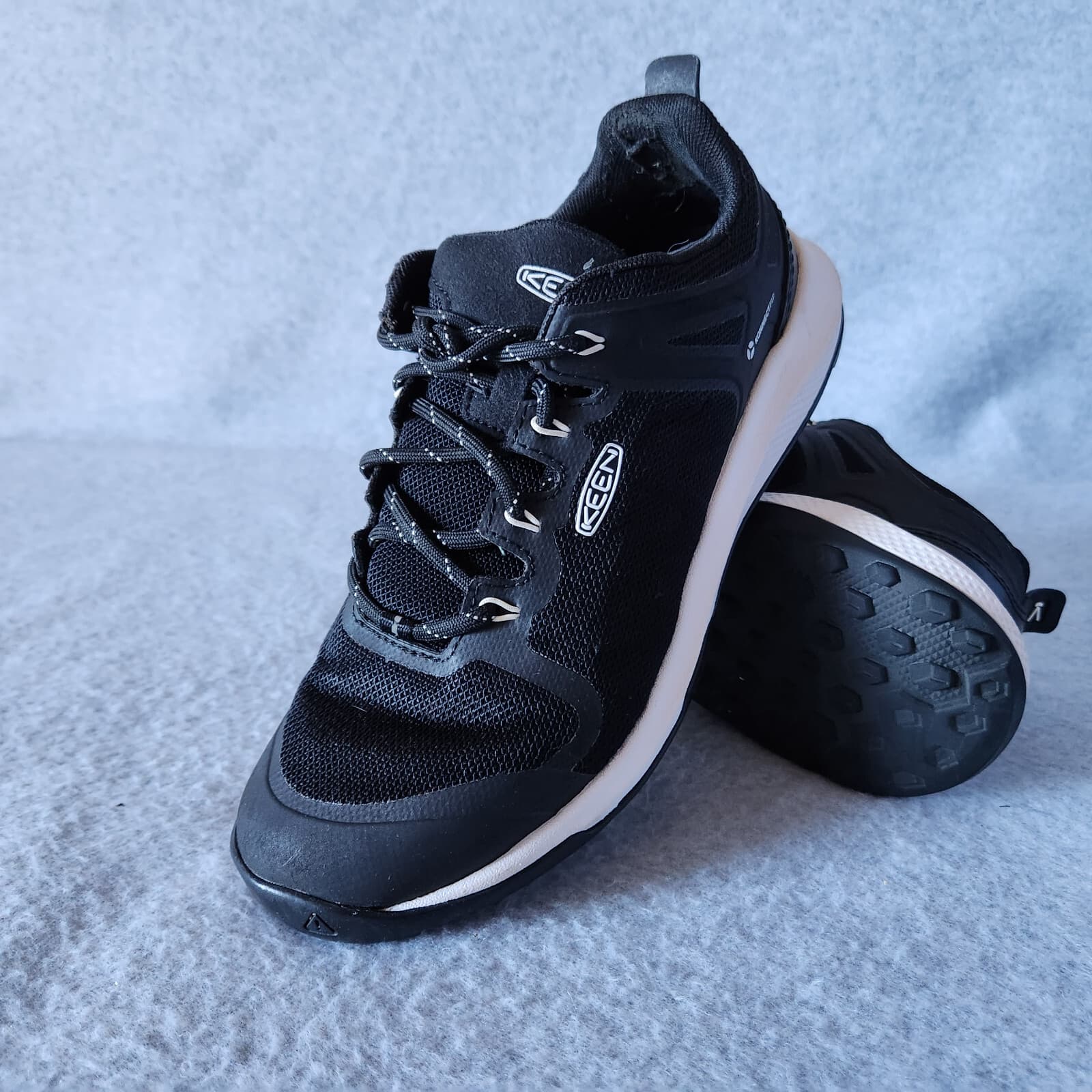Keen Explore Vent Hiking Athletic Shoes Mesh Lace-Up Black White Women US7.5 - Thumbnail 5