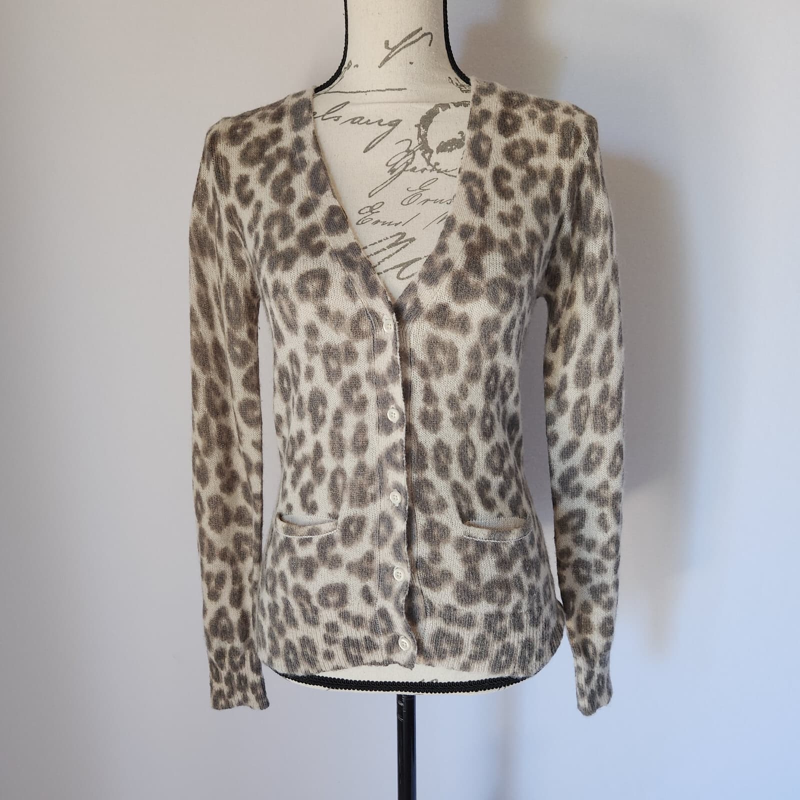 Banana Republic Wool Blend Leopard Cardigan Button V-Neck Grey Cream Women Sz.S - Thumbnail 2