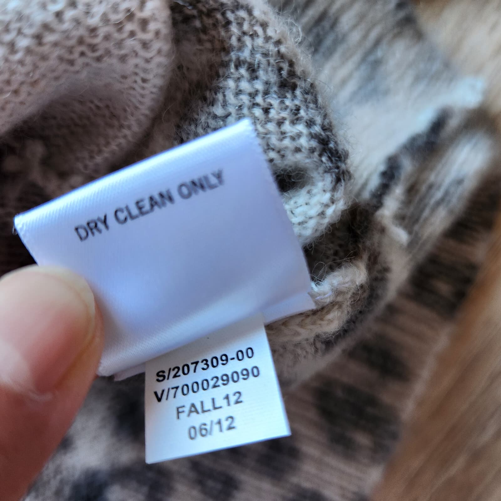 Banana Republic Wool Blend Leopard Cardigan Button V-Neck Grey Cream Women Sz.S - Thumbnail 9