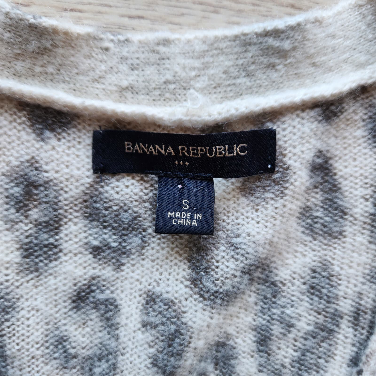 Banana Republic Wool Blend Leopard Cardigan Button V-Neck Grey Cream Women Sz.S - Thumbnail 6