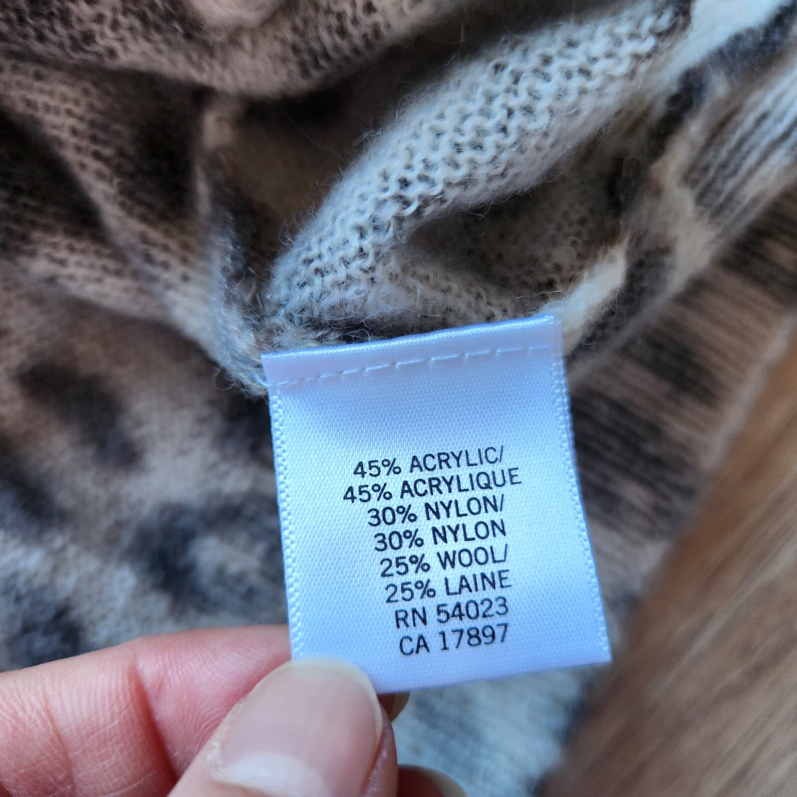 Banana Republic Wool Blend Leopard Cardigan Button V-Neck Grey Cream Women Sz.S - Thumbnail 8