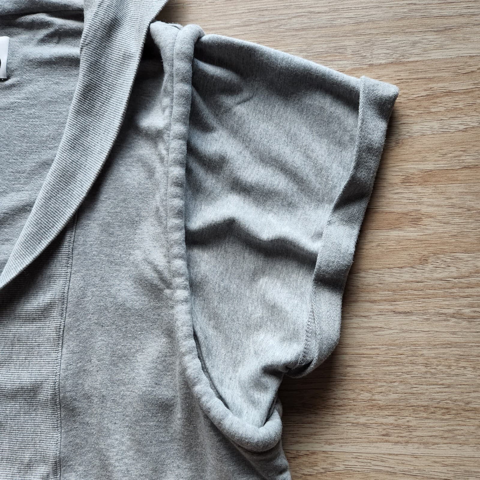 AiKO Open Front Crop Hooded Sweatshirt Short Sleeve Pocket Grey Women Sz.M USA - Thumbnail 6