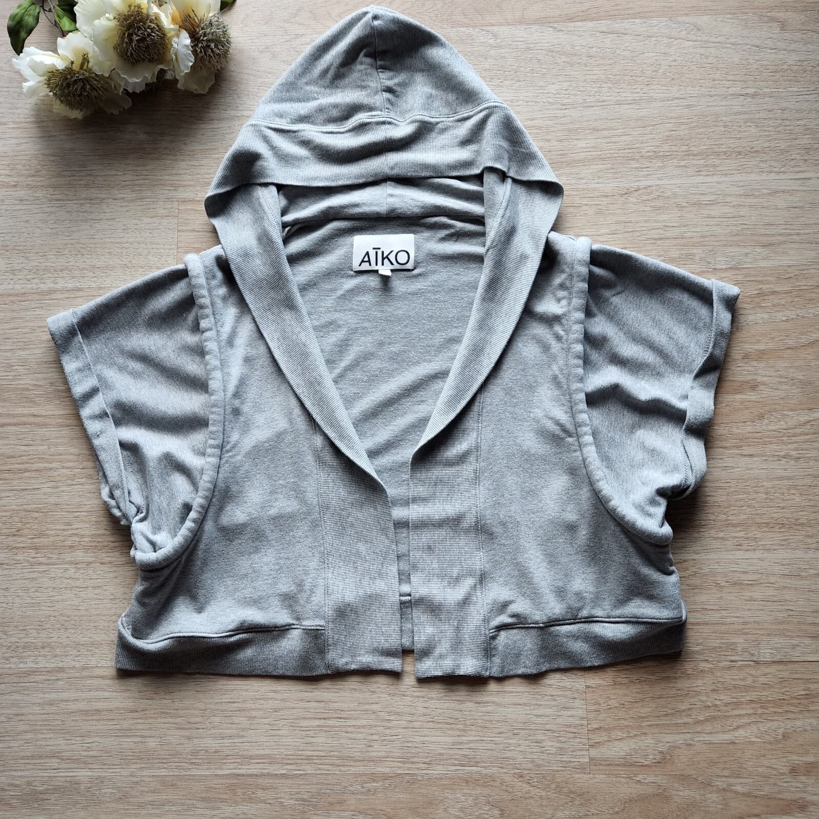 AiKO Open Front Crop Hooded Sweatshirt Short Sleeve Pocket Grey Women Sz.M USA - Thumbnail 3