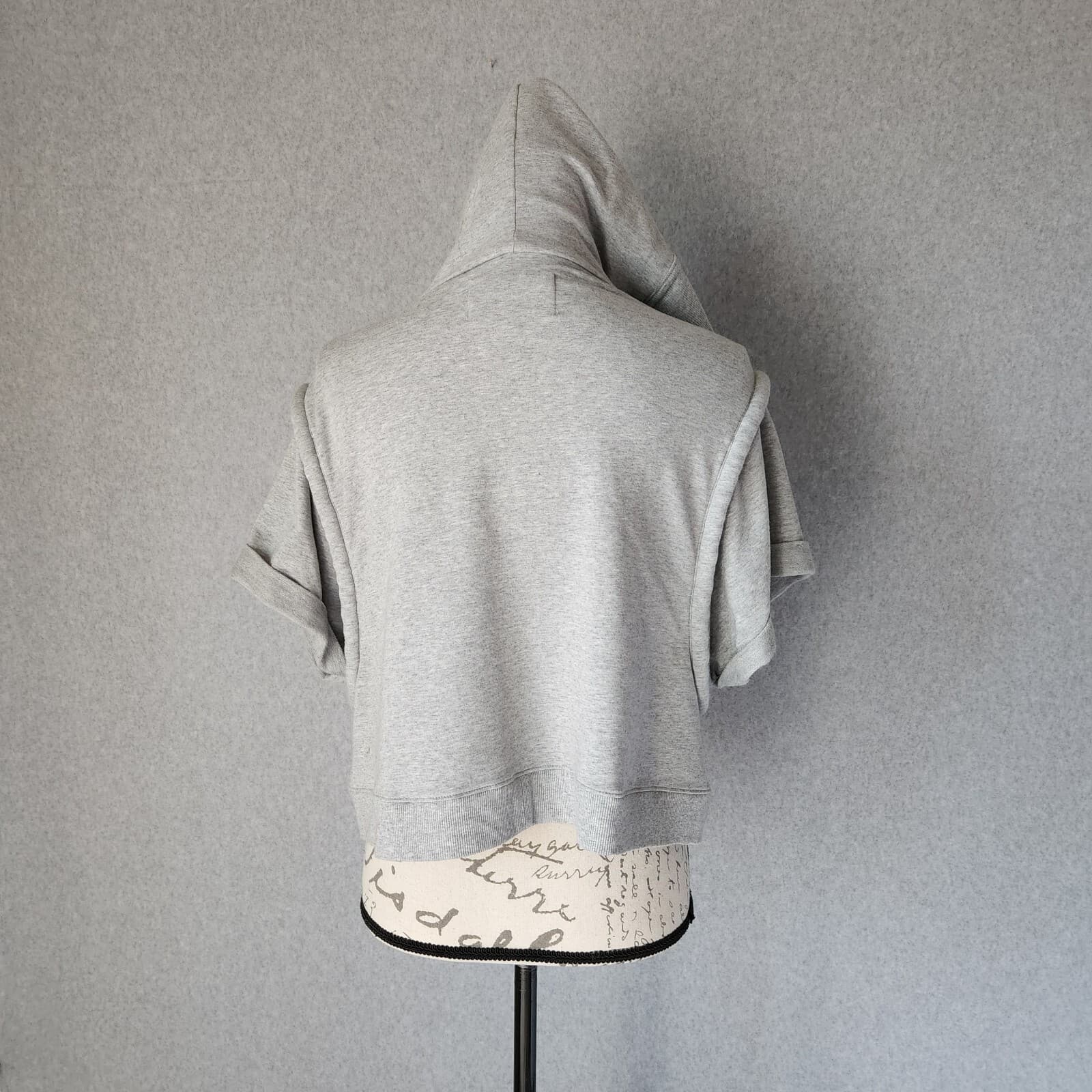 AiKO Open Front Crop Hooded Sweatshirt Short Sleeve Pocket Grey Women Sz.M USA - Thumbnail 5