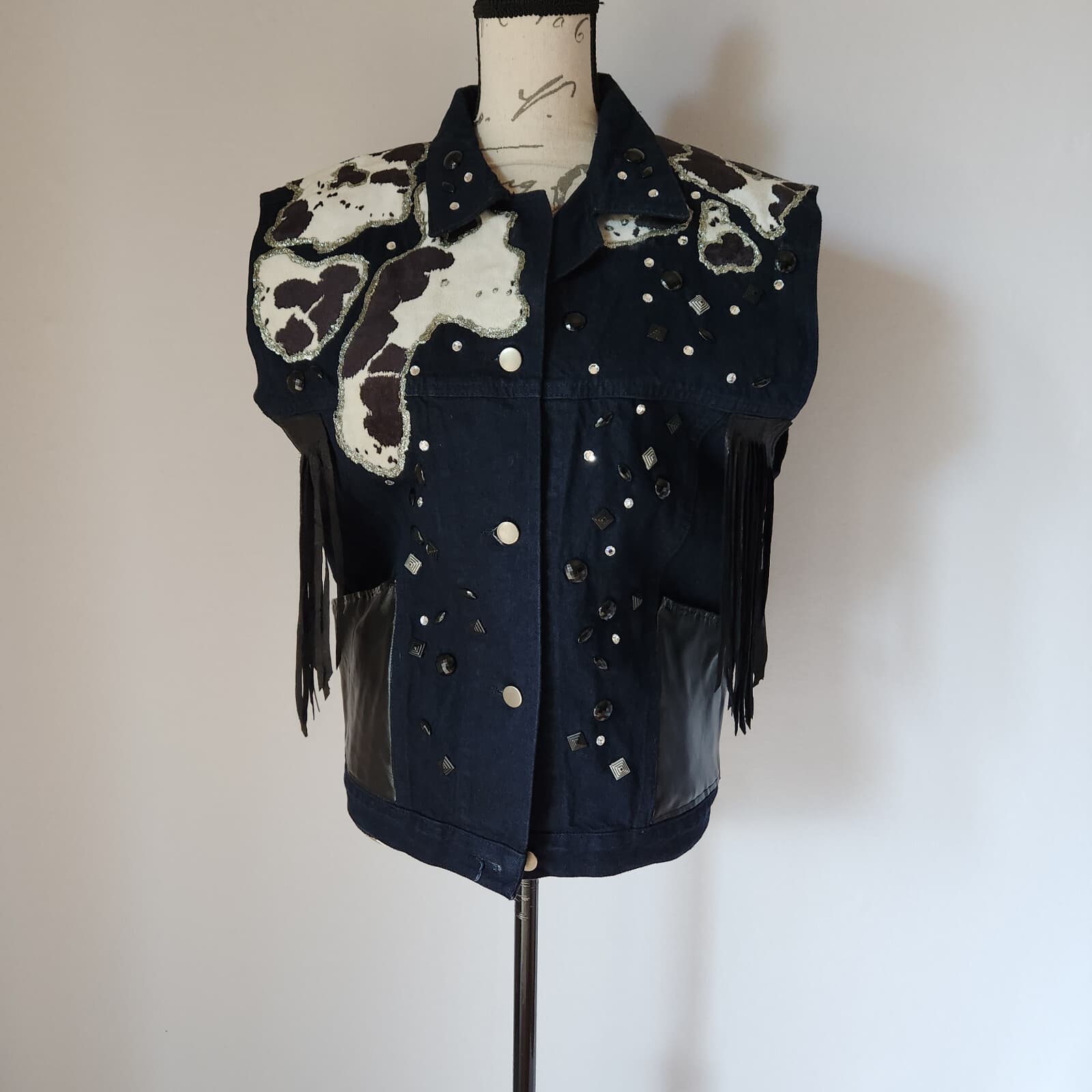 Vintage Sundance Denim Cowhide Rhinestone Fringe Southwest Vest Button Woman's M - Thumbnail 2