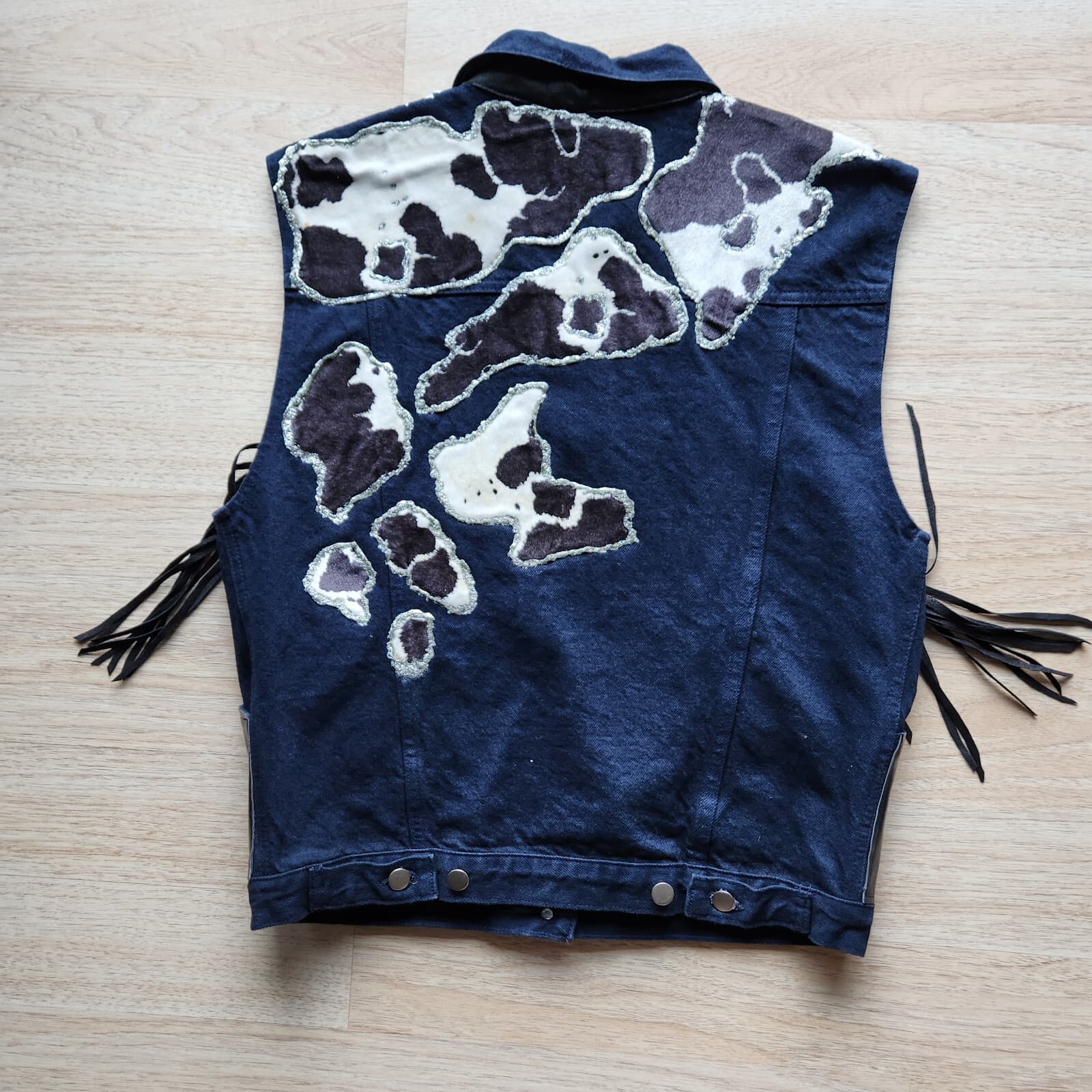 Vintage Sundance Denim Cowhide Rhinestone Fringe Southwest Vest Button Woman's M - Thumbnail 5