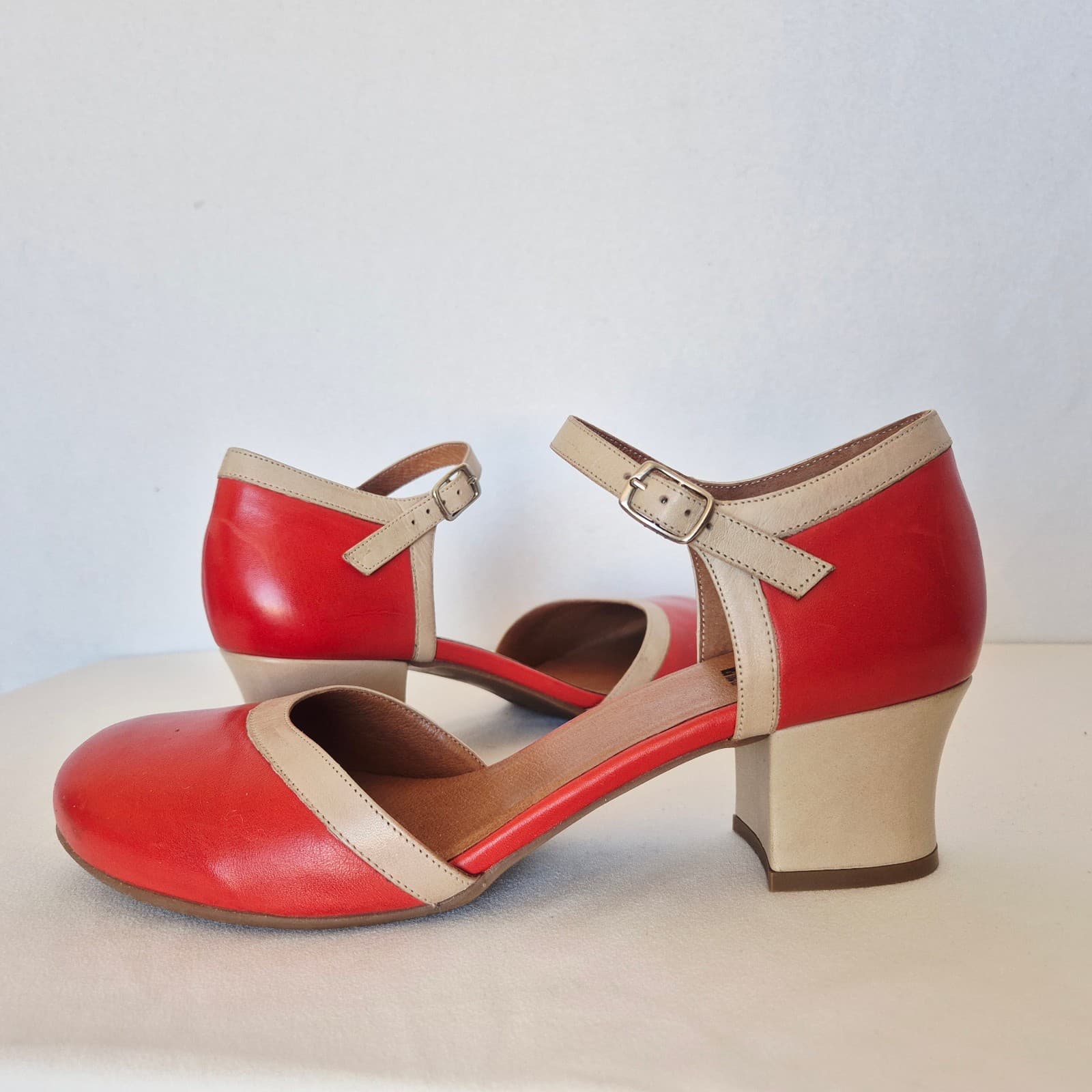 NWoB Miz Mooz Fleet Red Beige Leather Pumps 2" Block Heel Ankle Buckle US11/EU42 - Thumbnail 3