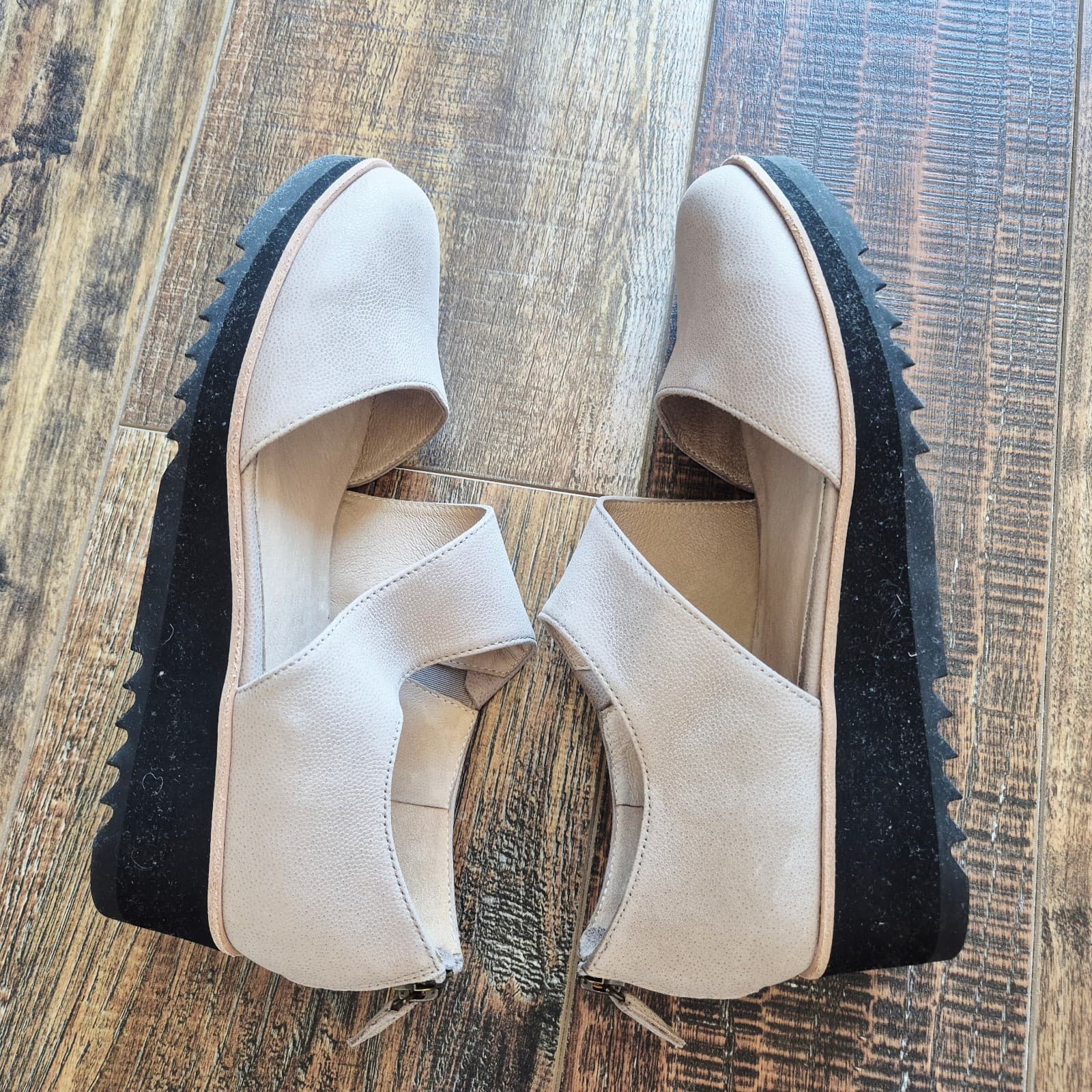NWoB Eileen Fisher Beige Leather Match Cutout 1.5" Wedge Shoes Back-Zipper US7.5 - Thumbnail 10