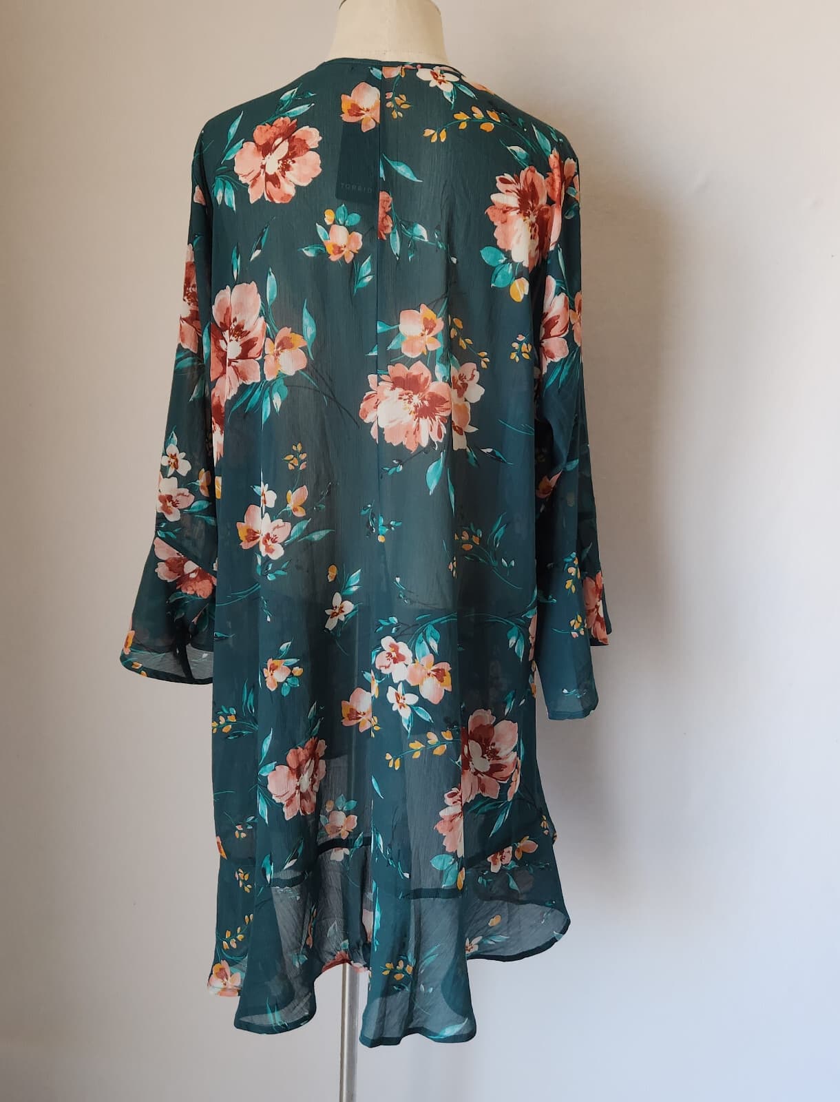 NWT Torrid $55 Floral Sheer Chiffon Tulip Sleeve Kimono Top Ruffle-Hem Green 2X - Thumbnail 9