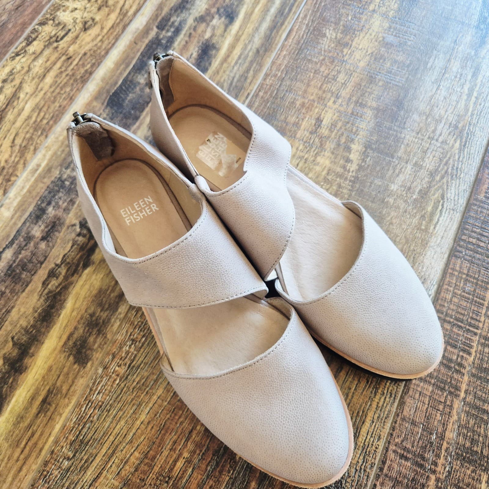 NWoB Eileen Fisher Beige Leather Match Cutout 1.5" Wedge Shoes Back-Zipper US7.5 - Thumbnail 4