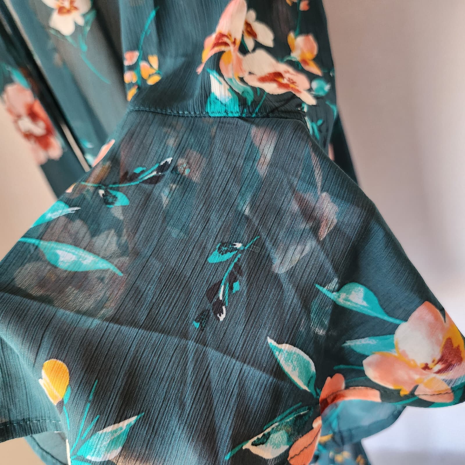 NWT Torrid $55 Floral Sheer Chiffon Tulip Sleeve Kimono Top Ruffle-Hem Green 2X - Thumbnail 7