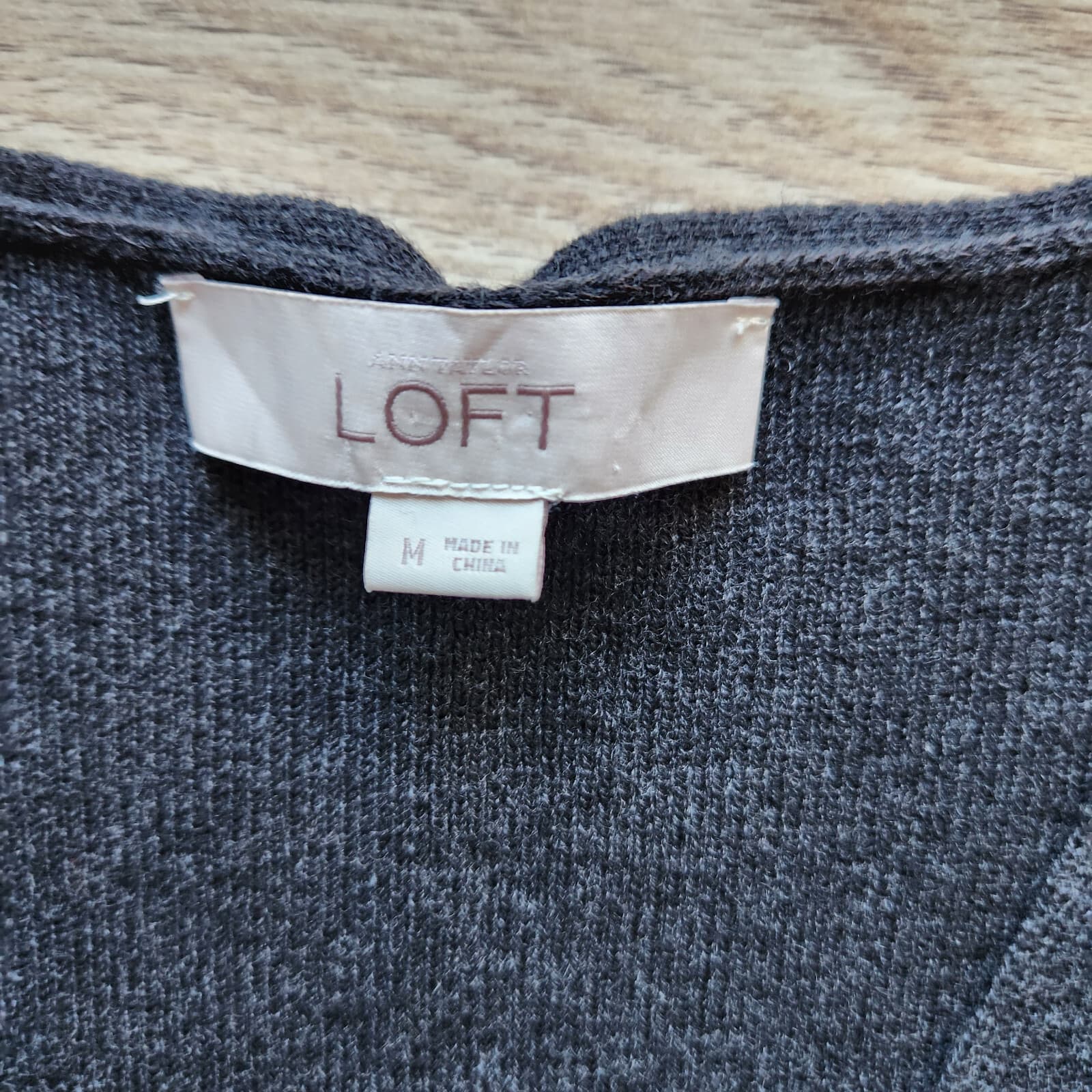 Ann Taylor Loft Wool Blend Ribbed Knit Tunic Sweater V-Neck Black Women Sz.M - Thumbnail 7