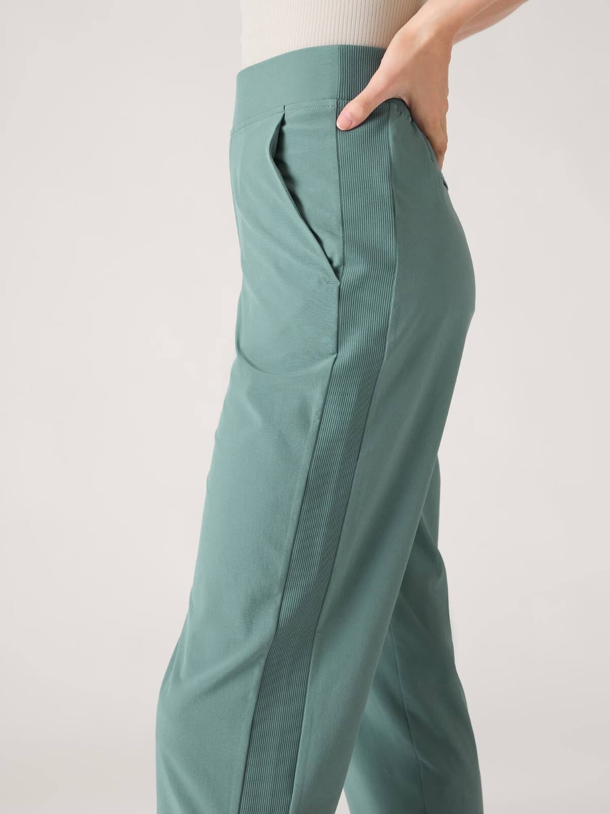 Athleta Brooklyn Ankle Work Travel Pants Wrinkle-Resistant Oxidized Green Sz.22 - Thumbnail 3