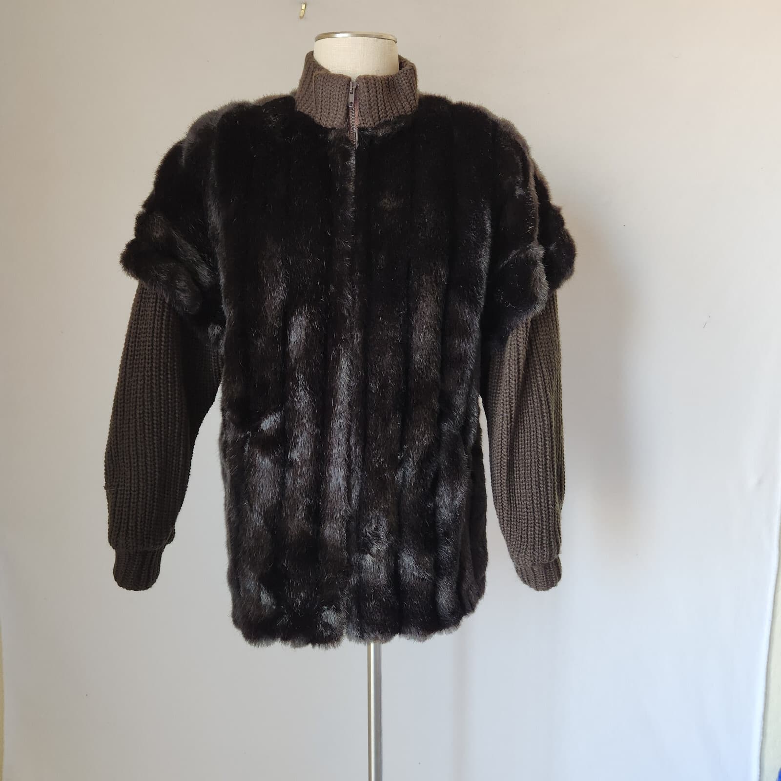 Vintage Jordache Faux Fur Mink Ripped-Knit Jacket Zip-Up Pocket Brown Women 9/10 - Thumbnail 2