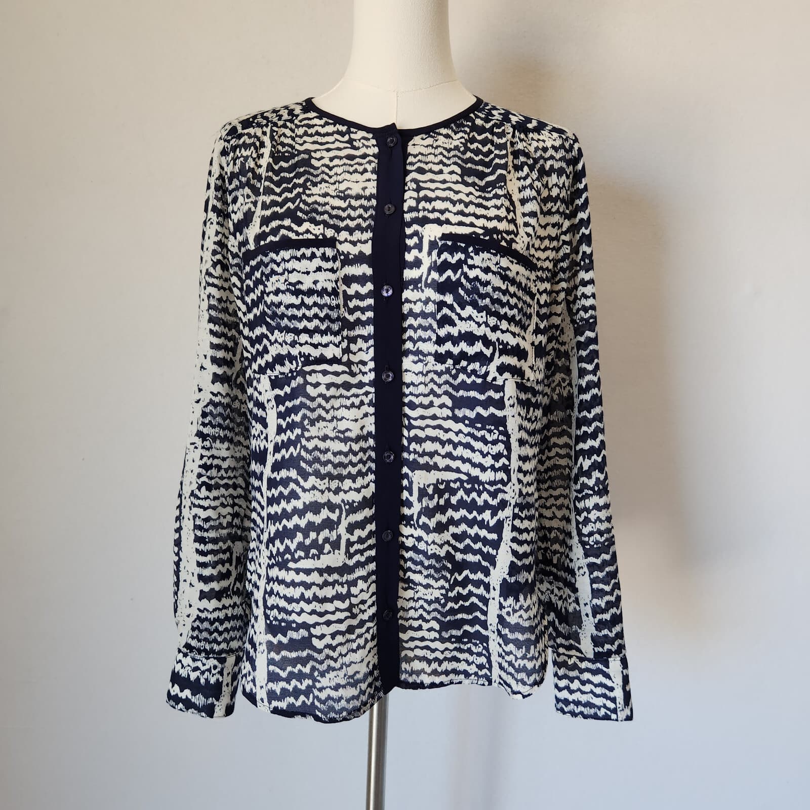 TRINA TURK Silk Blend Button-Front Top Long Sleeve Geo-Printed Blue White Sz.S - Thumbnail 2