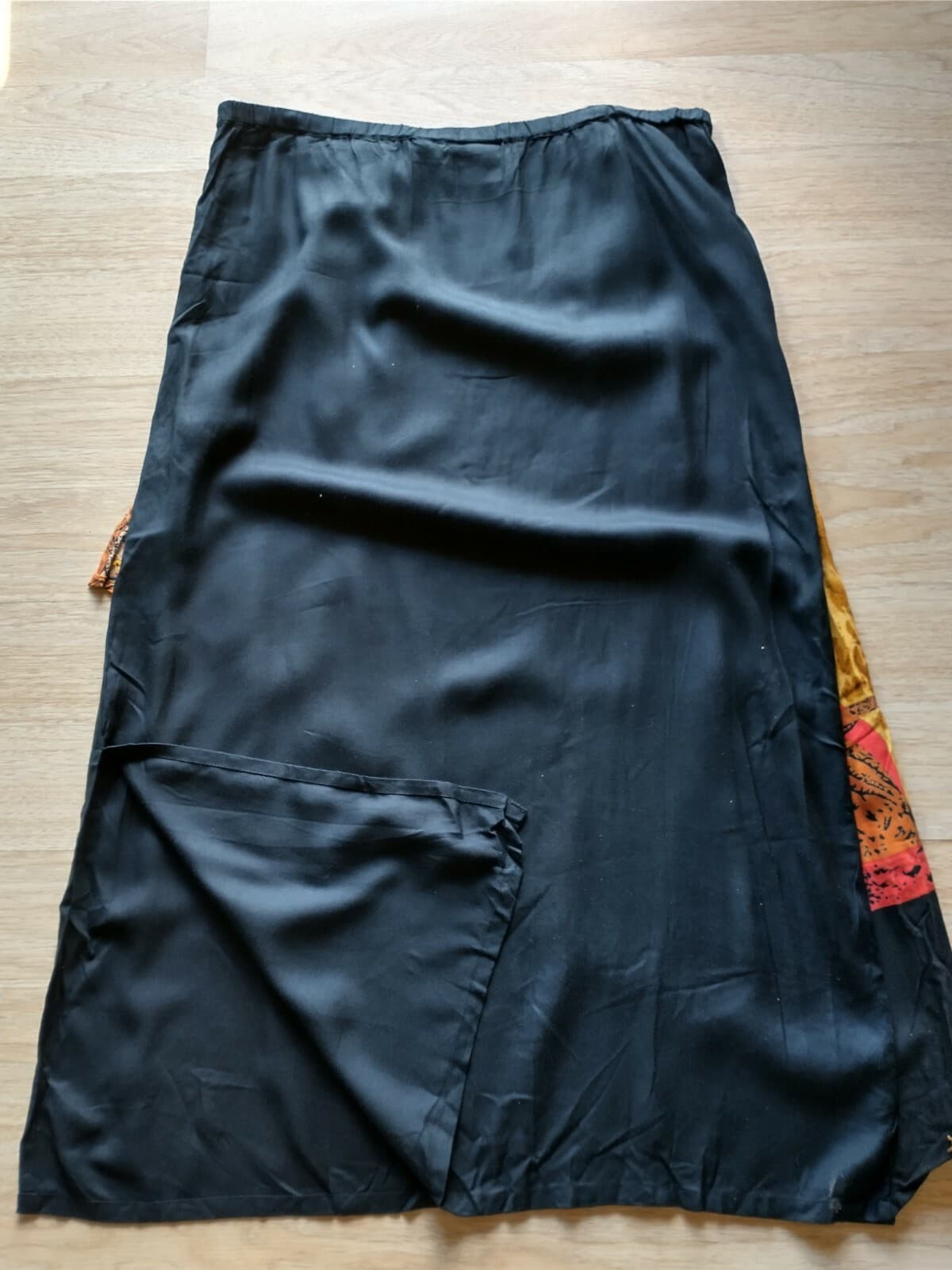 Shopping With Anthony Rayon Faux Wrap Skirt Art Printed Side Split Black Sz.L - Thumbnail 6