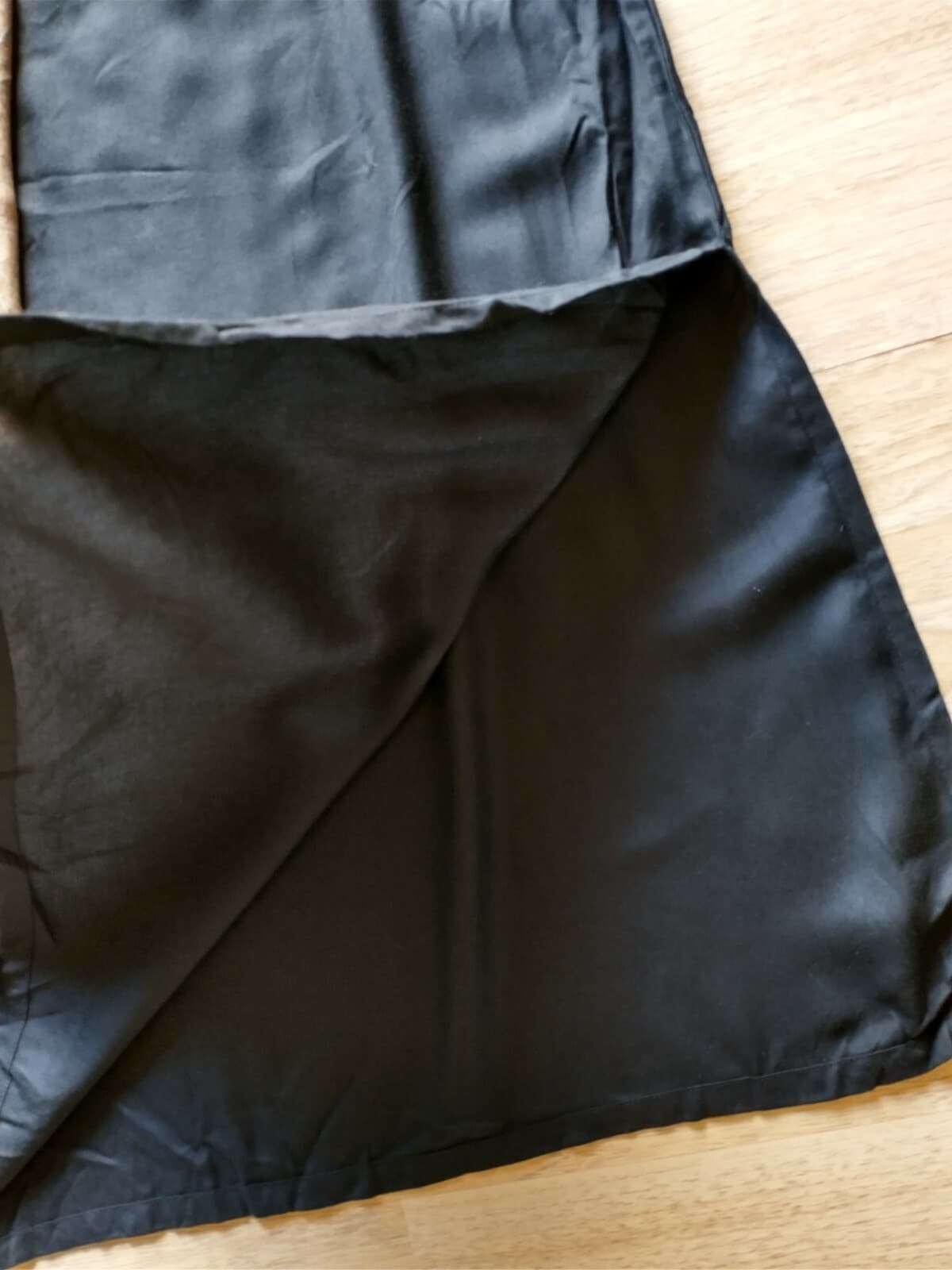 Shopping With Anthony Rayon Faux Wrap Skirt Art Printed Side Split Black Sz.L - Thumbnail 4
