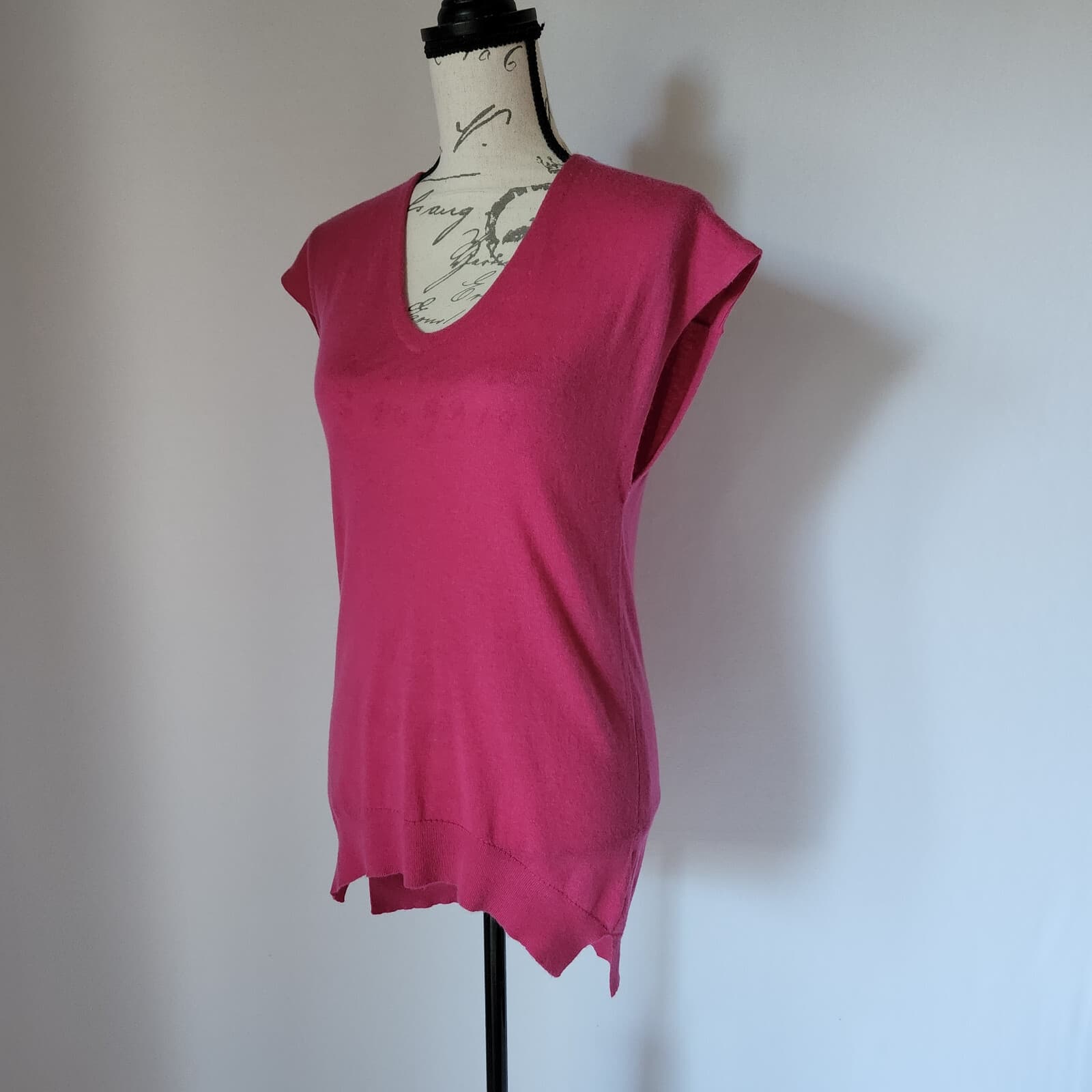 NWT In Cashmere Knit Top Drop Shoulder V-Neck Pink-Fuchsia 100%Cashmere Women XS - Thumbnail 3