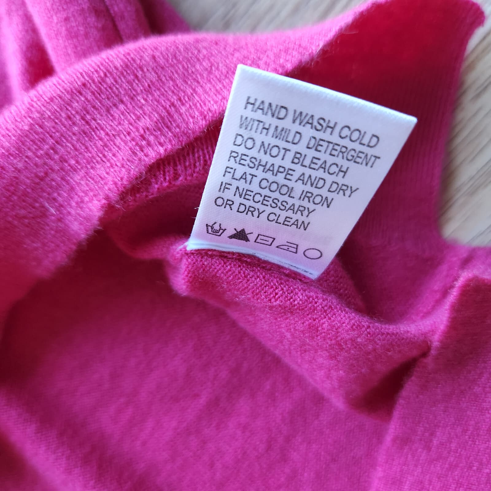 NWT In Cashmere Knit Top Drop Shoulder V-Neck Pink-Fuchsia 100%Cashmere Women XS - Thumbnail 8