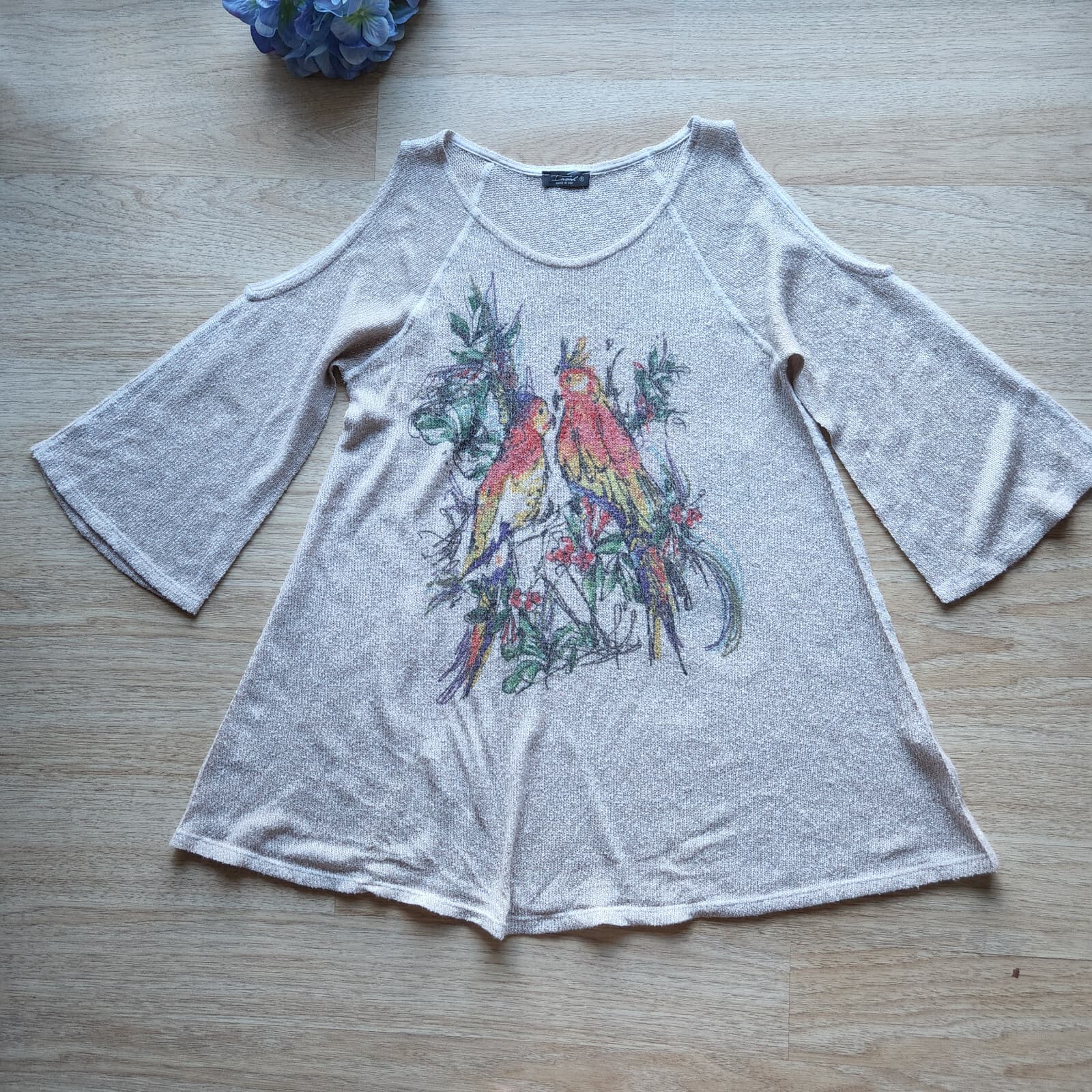 Inoah Bird Paint Knit Tunic Top Cold Shoulder 3/4 Sleeve Beige Sz.S Made in USA - Thumbnail 2