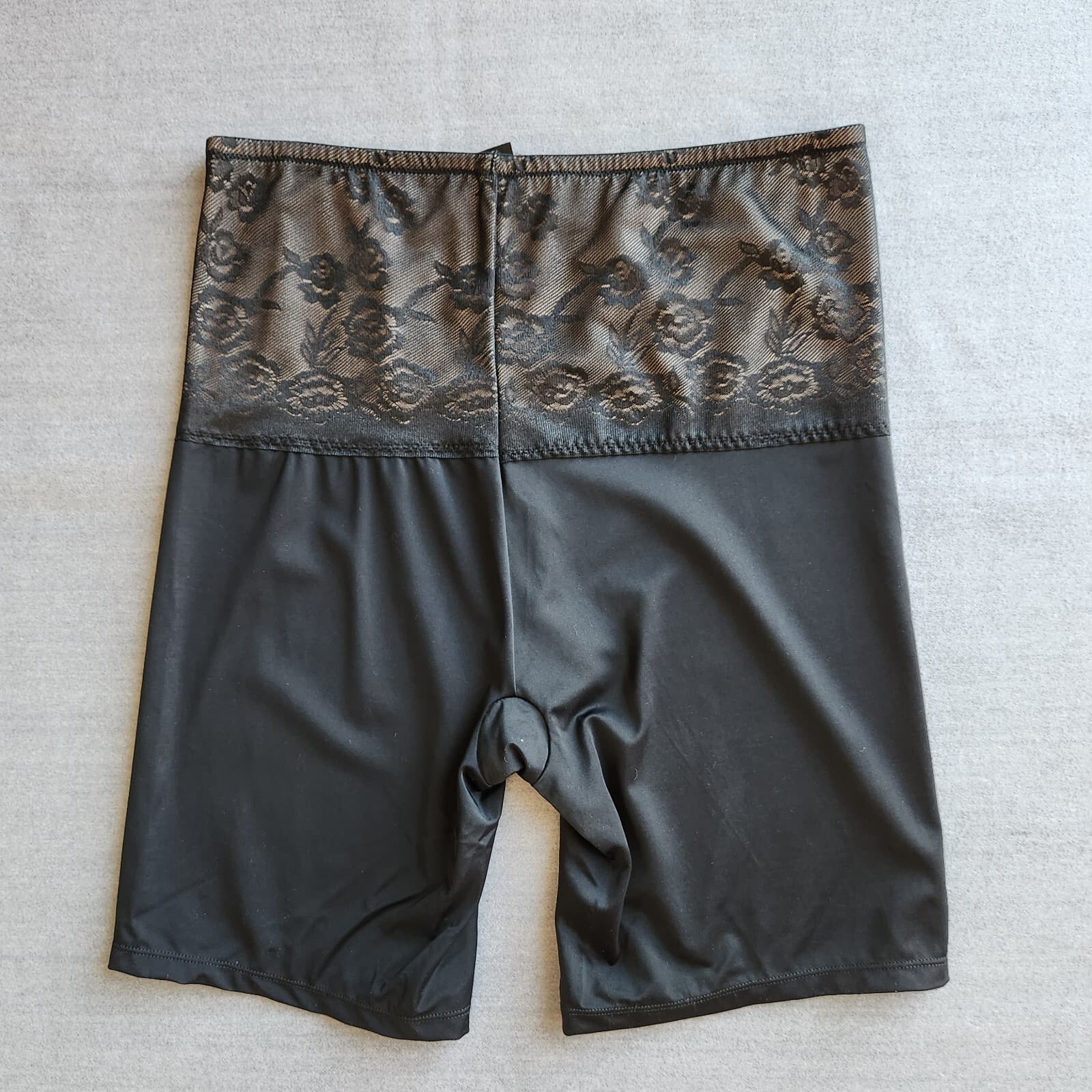 NWT Torrid Curve Microfiber Lace High-Rise Short 360° Smoothing Panty Black Sz.2 - Thumbnail 6