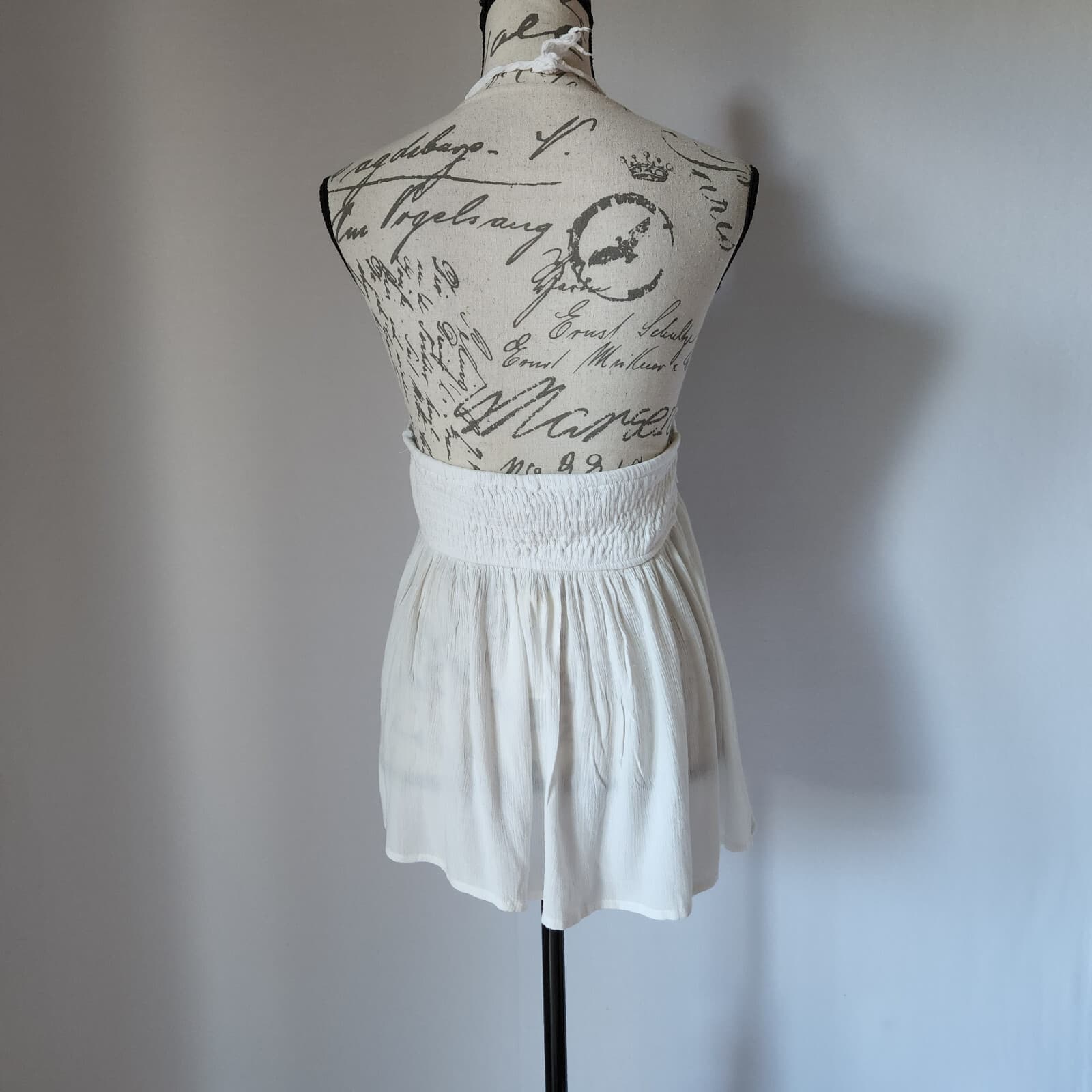 NWT Sim & Sam Crochet Halter Boho Beach Tank Top Tie Neck Rayon White Women Sz.M - Thumbnail 4