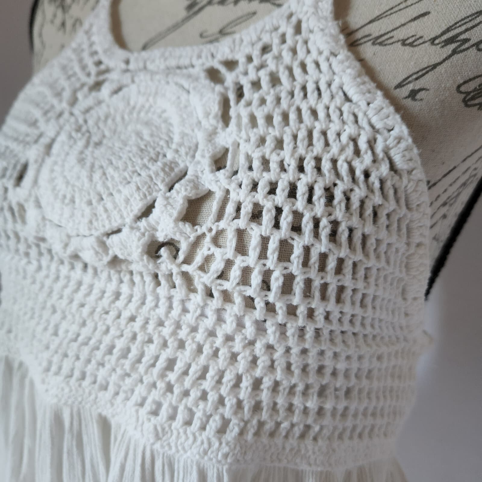 NWT Sim & Sam Crochet Halter Boho Beach Tank Top Tie Neck Rayon White Women Sz.M - Thumbnail 2