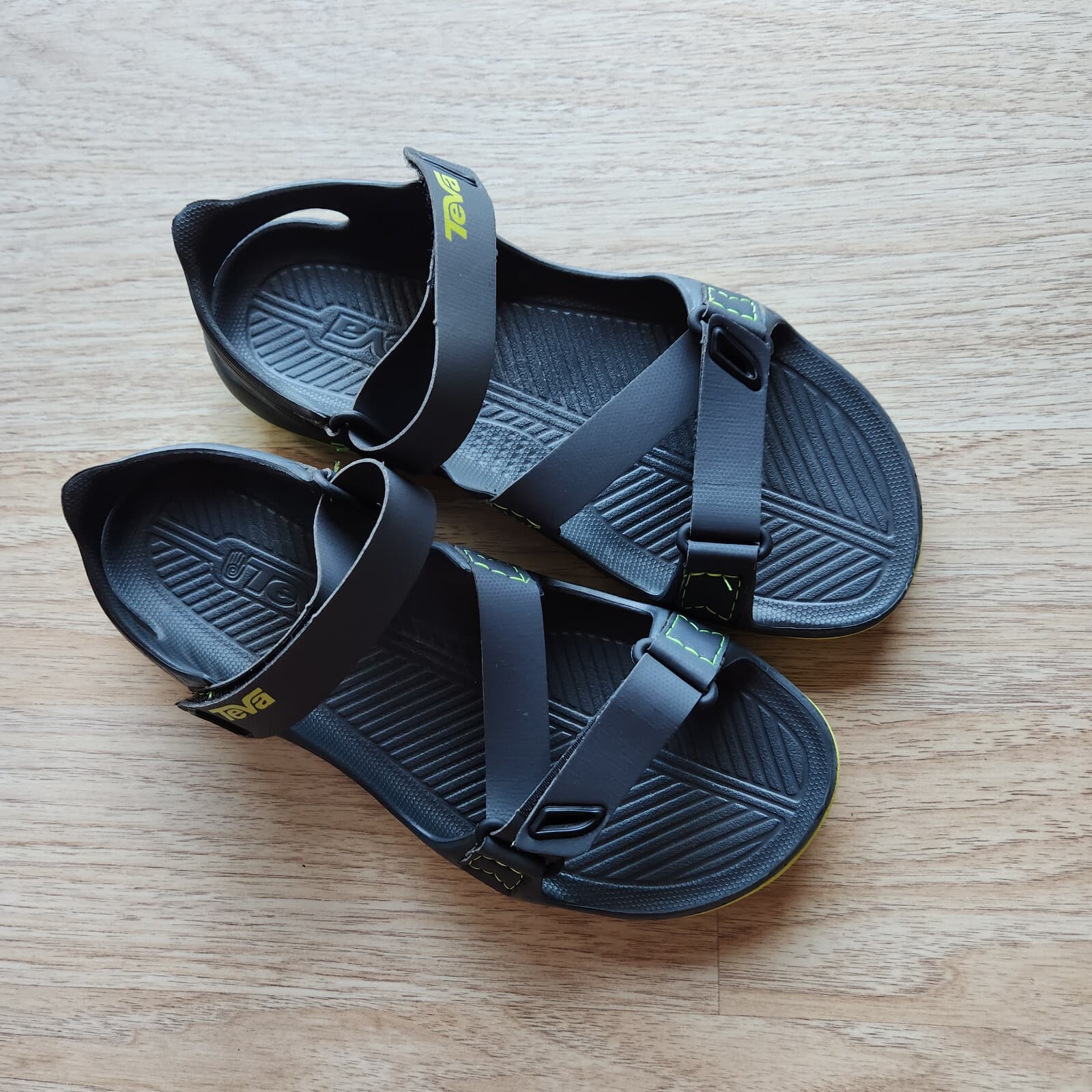 Teva Barracuda Hiking Sport Sandals Waterproof Adjustable Black Green Men's US8 - Thumbnail 4