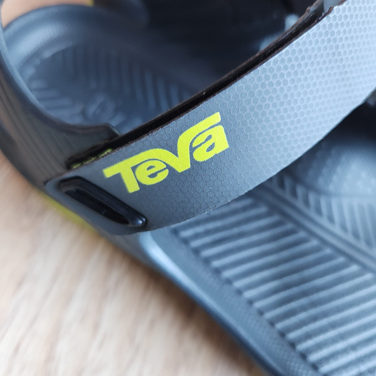 Teva Barracuda Hiking Sport Sandals Waterproof Adjustable Black Green Men's US8 - Thumbnail 8