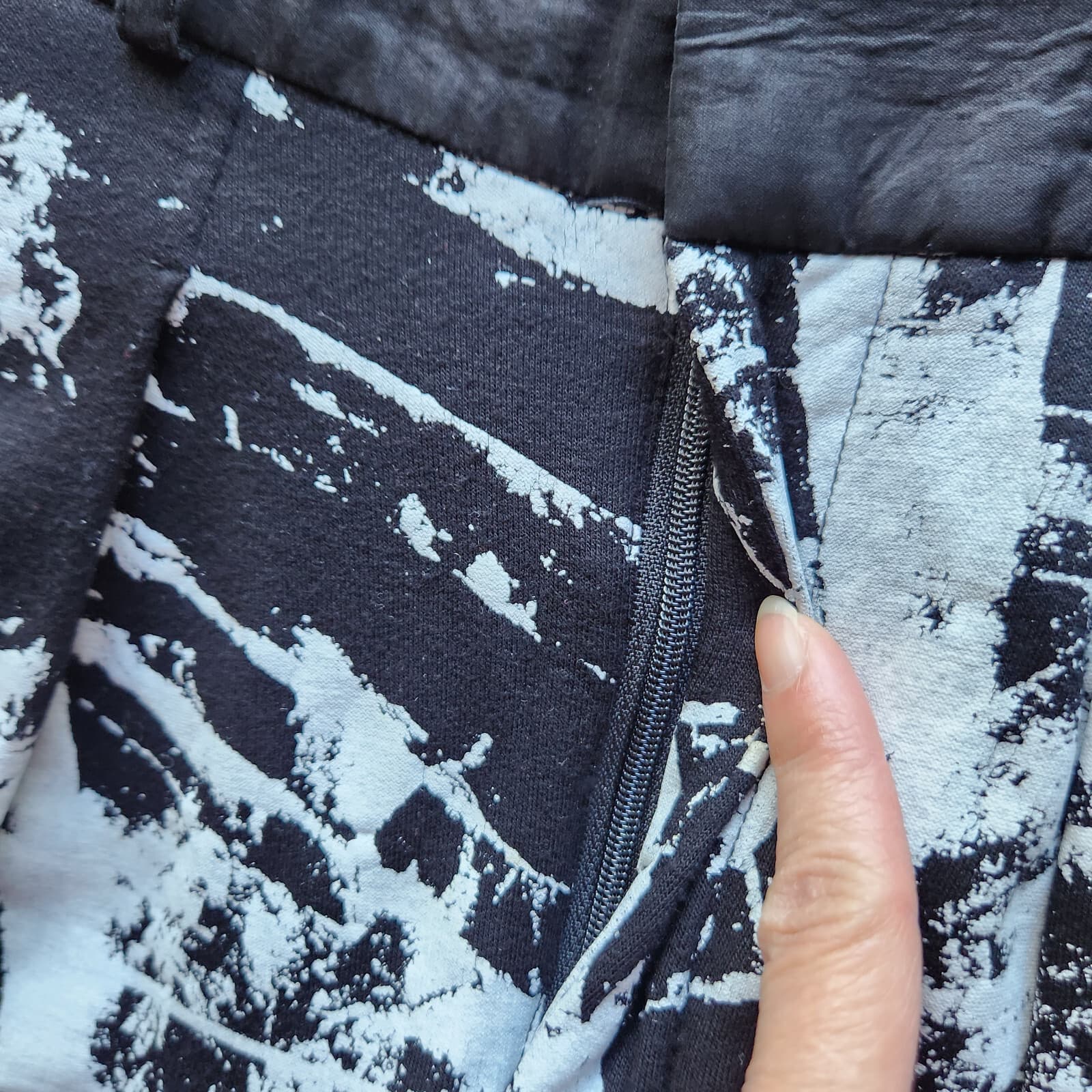 Helmut Lang Marble Abstract Ankle Pants Zip Pocket Stretch Black White Womens M - Thumbnail 6