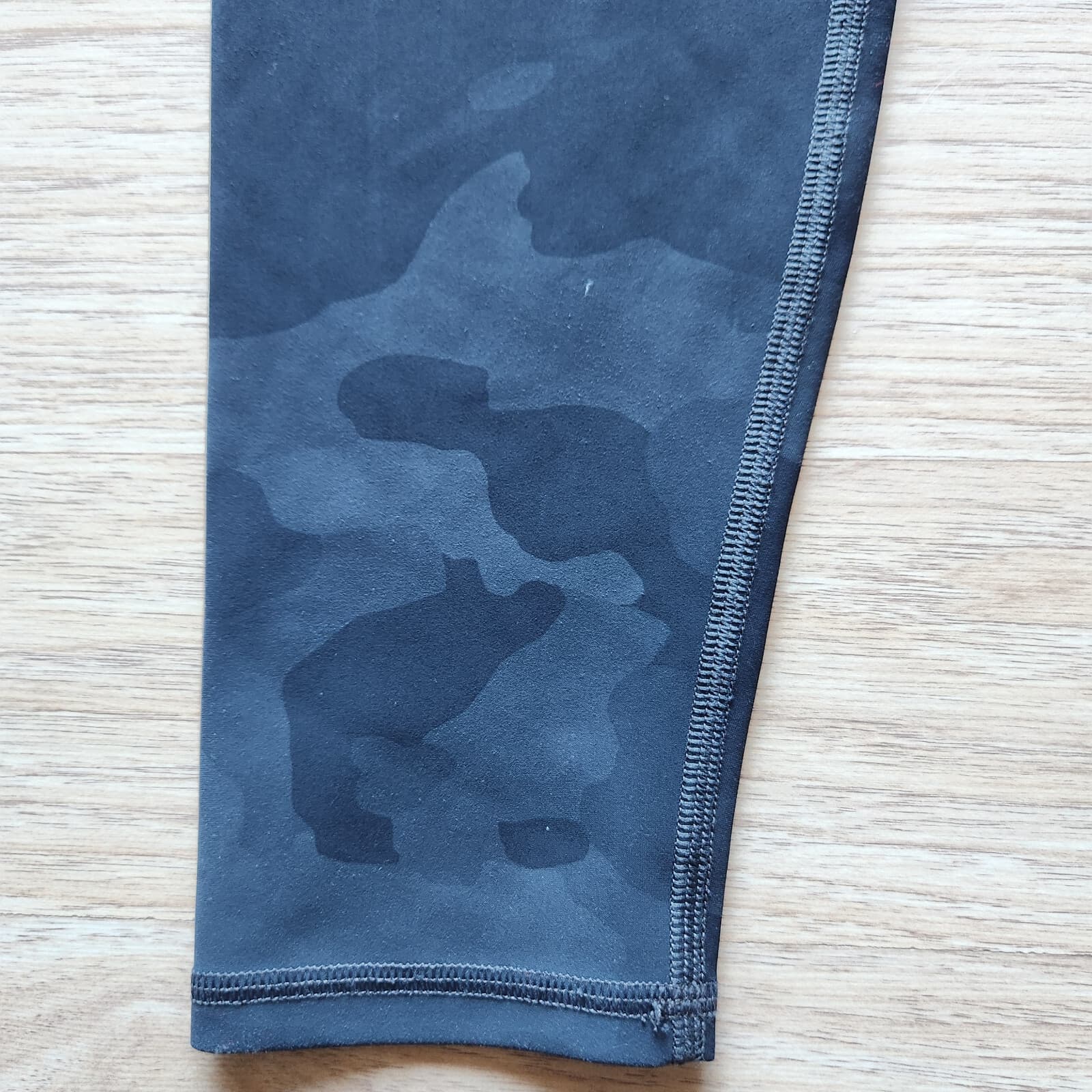 ALO YOGA High Waist Vapor Leggings Buttery-Soft Camouflage Black Grey Waist 28" - Thumbnail 8
