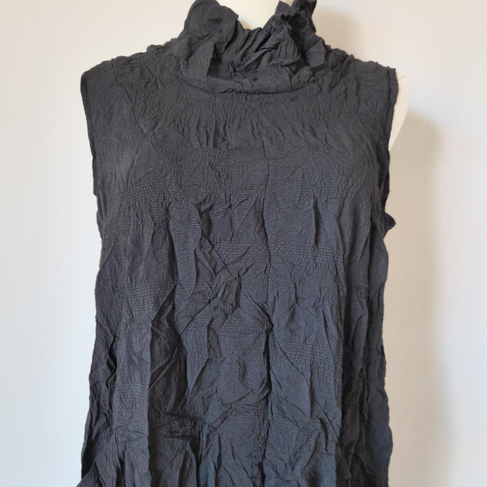 Chalet Et Ceci Leida Black Crinkle Tunic Dress Mockneck Sleeveless Pocket Sz.XS - Thumbnail 5