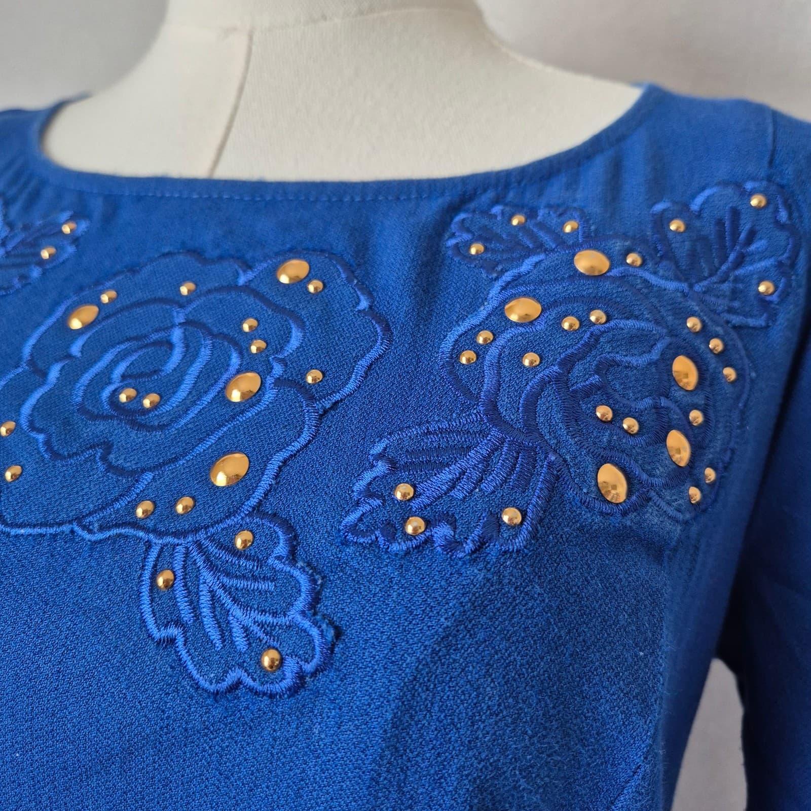 LOVE MOSCHINO Italy Floral Embroidered Studded Wool Blend Sheath Dress Blue US4 - Thumbnail 3