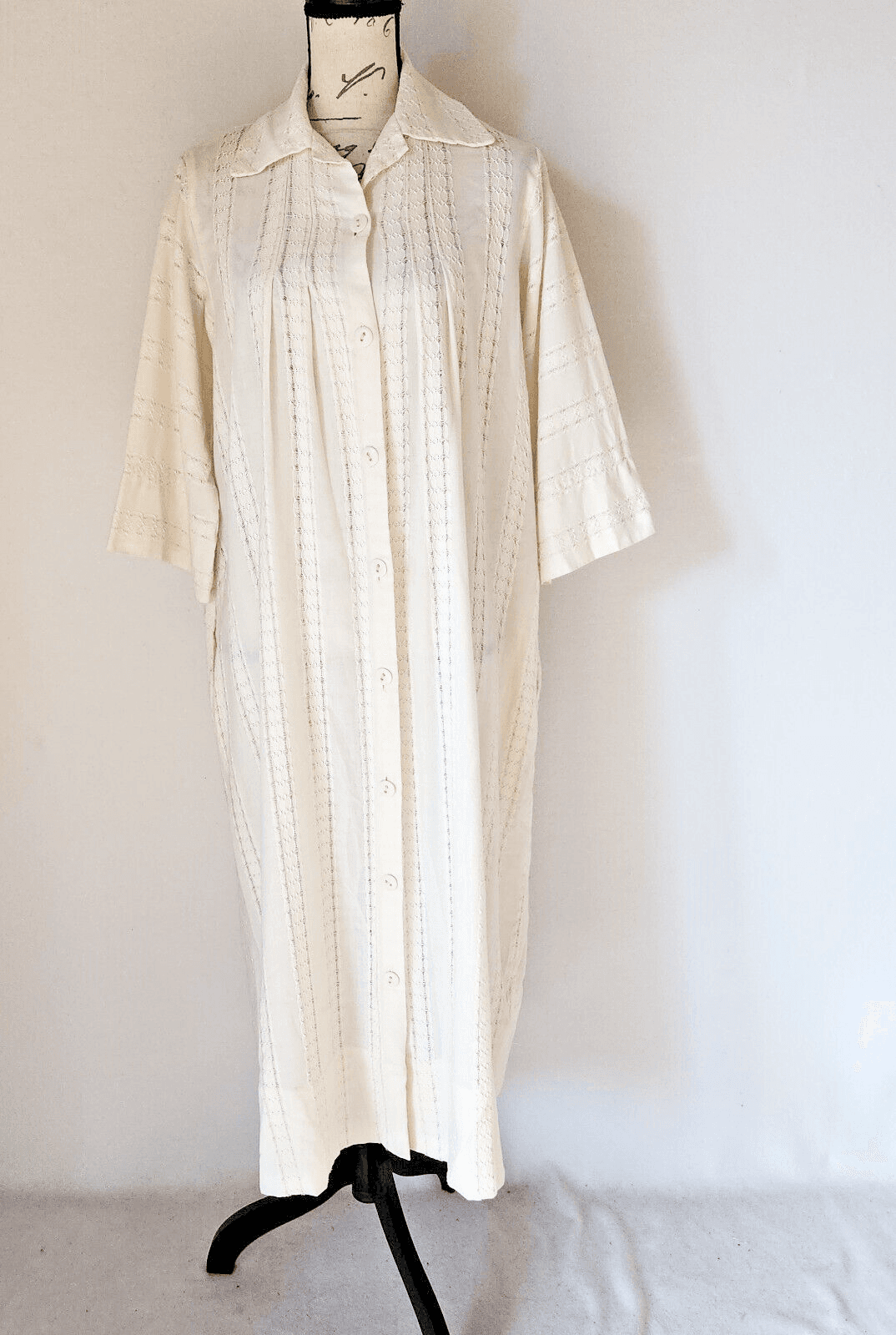 Vintage Neiman Marcus Keyloun Night Gown Lounge Dress Button Lace Texture Ivory - Thumbnail 2