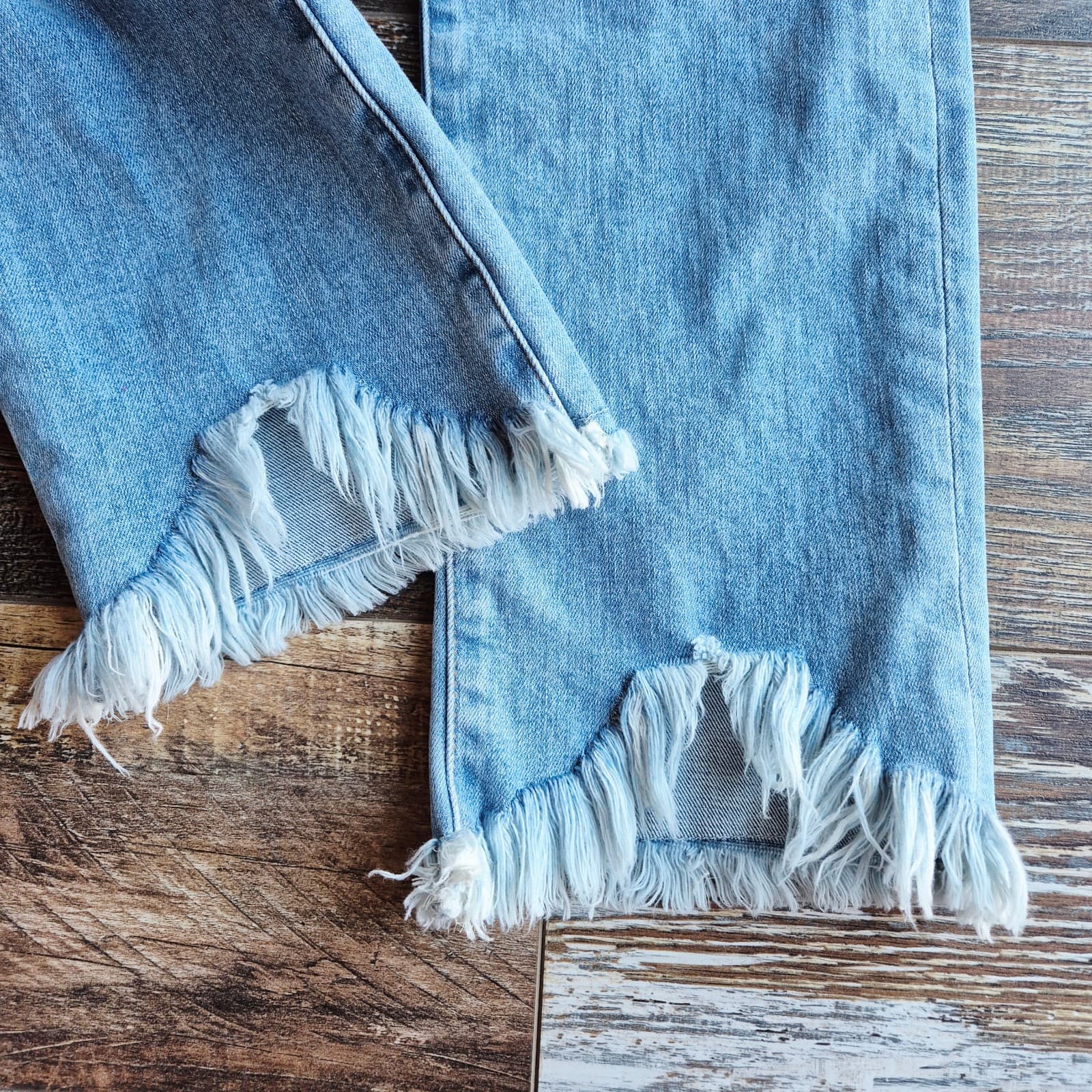 JONATHAN SIMKHAI USA Women's 26 Straight-Leg Frayed Hem Jean Medium Washed Blue - Thumbnail 8